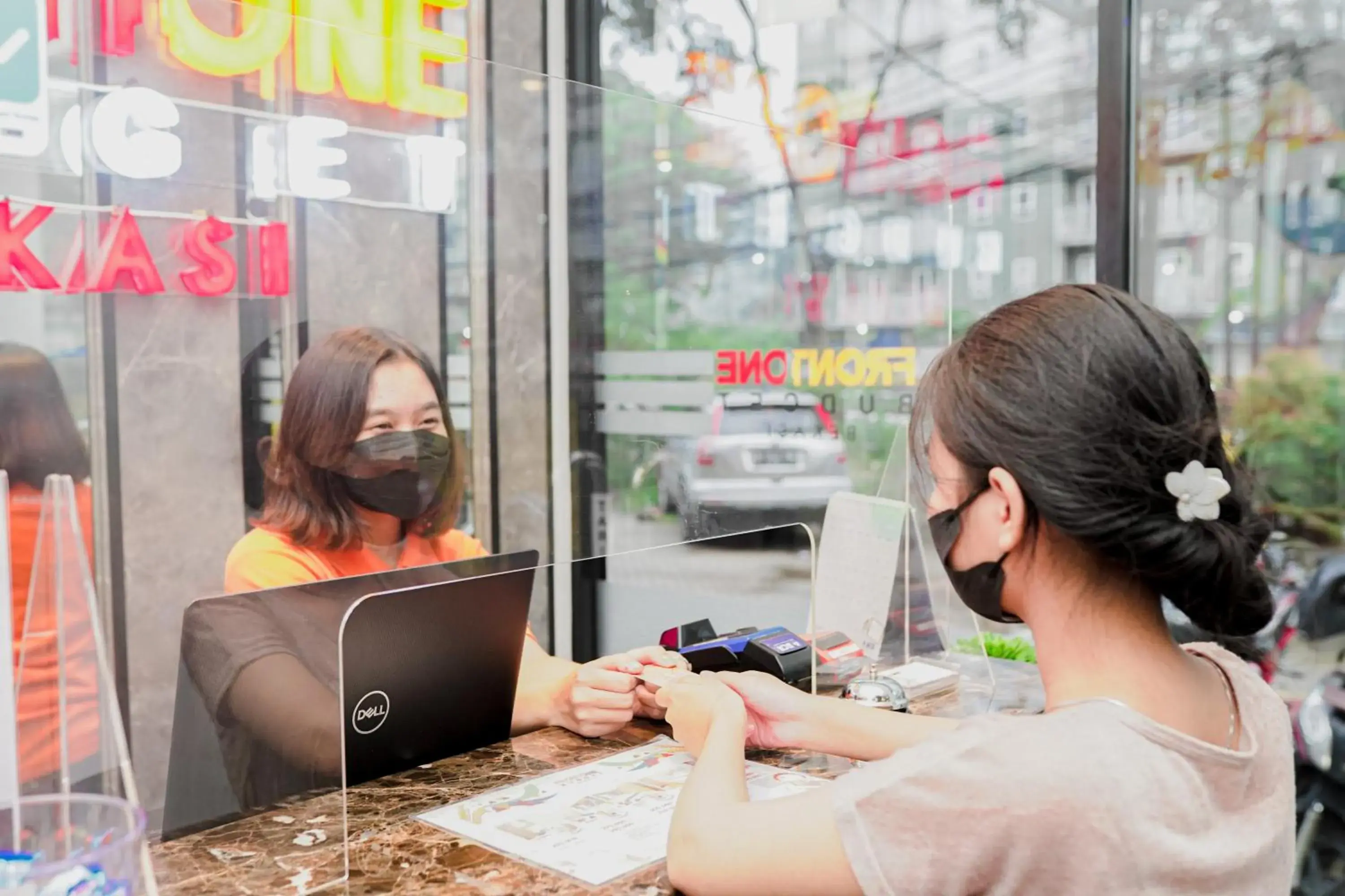 Lobby or reception in Front One Budget bekasi Lobby or reception in Front One Budget bekasi