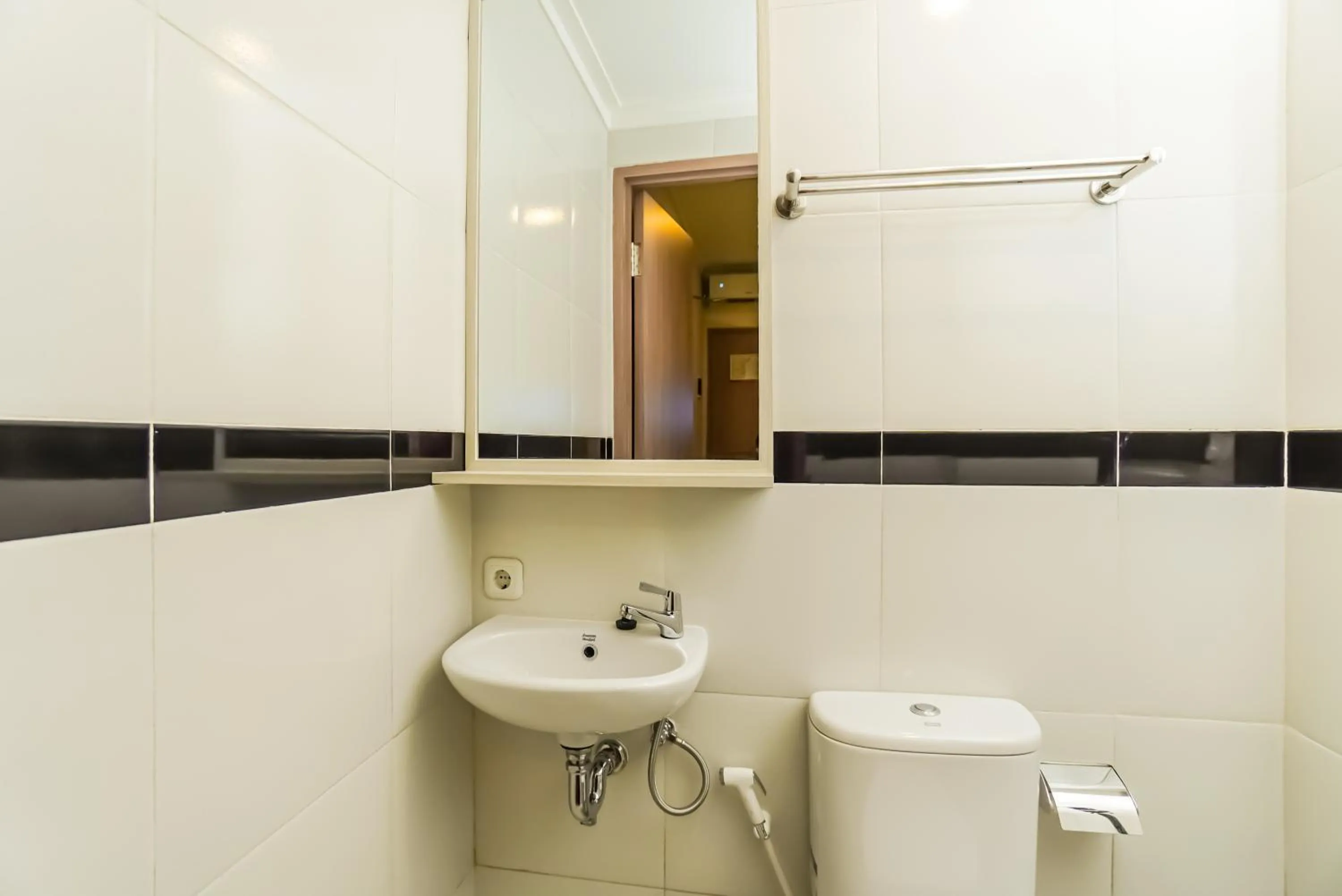 Toilet in Front One Budget bekasi