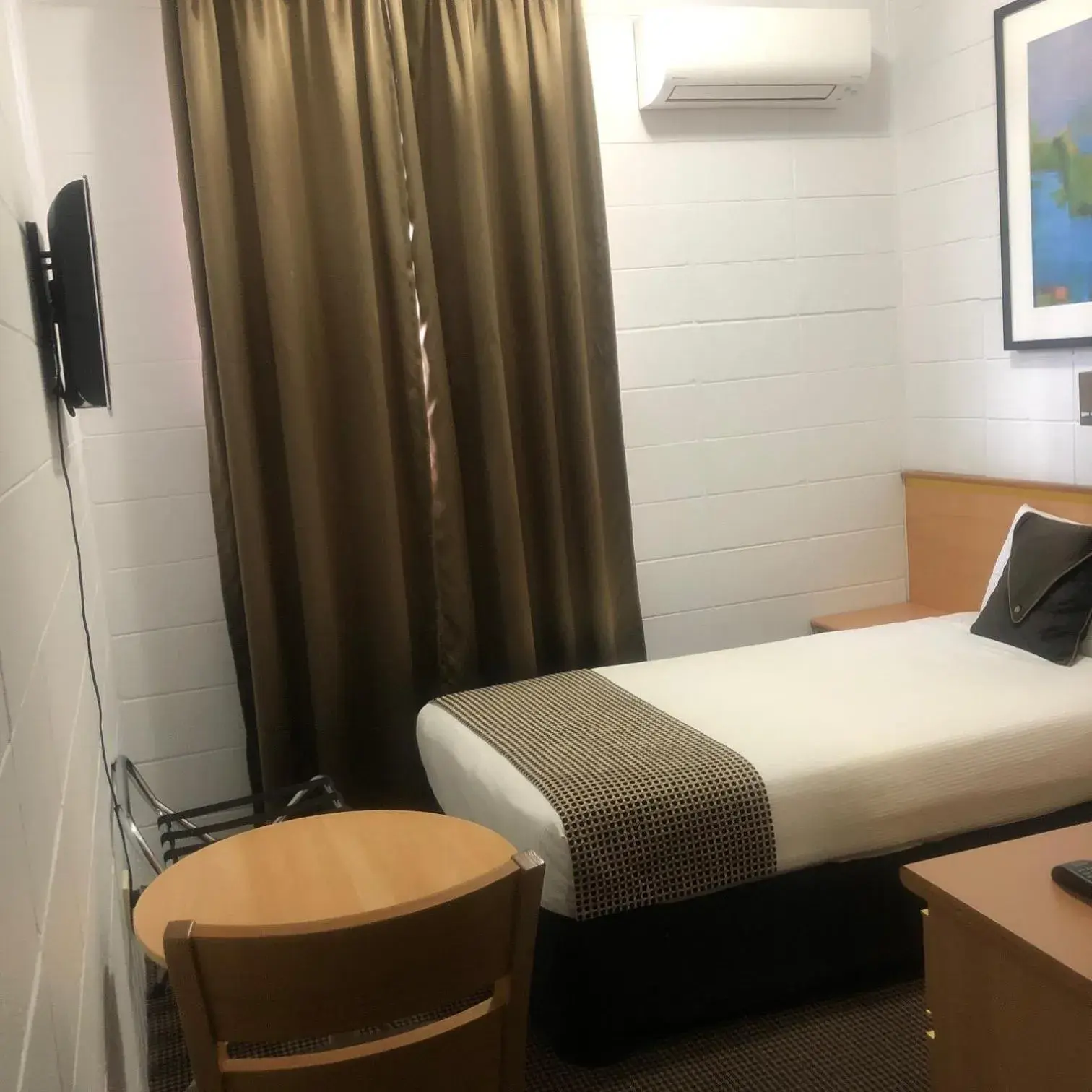 Bed in Narwee Hotel