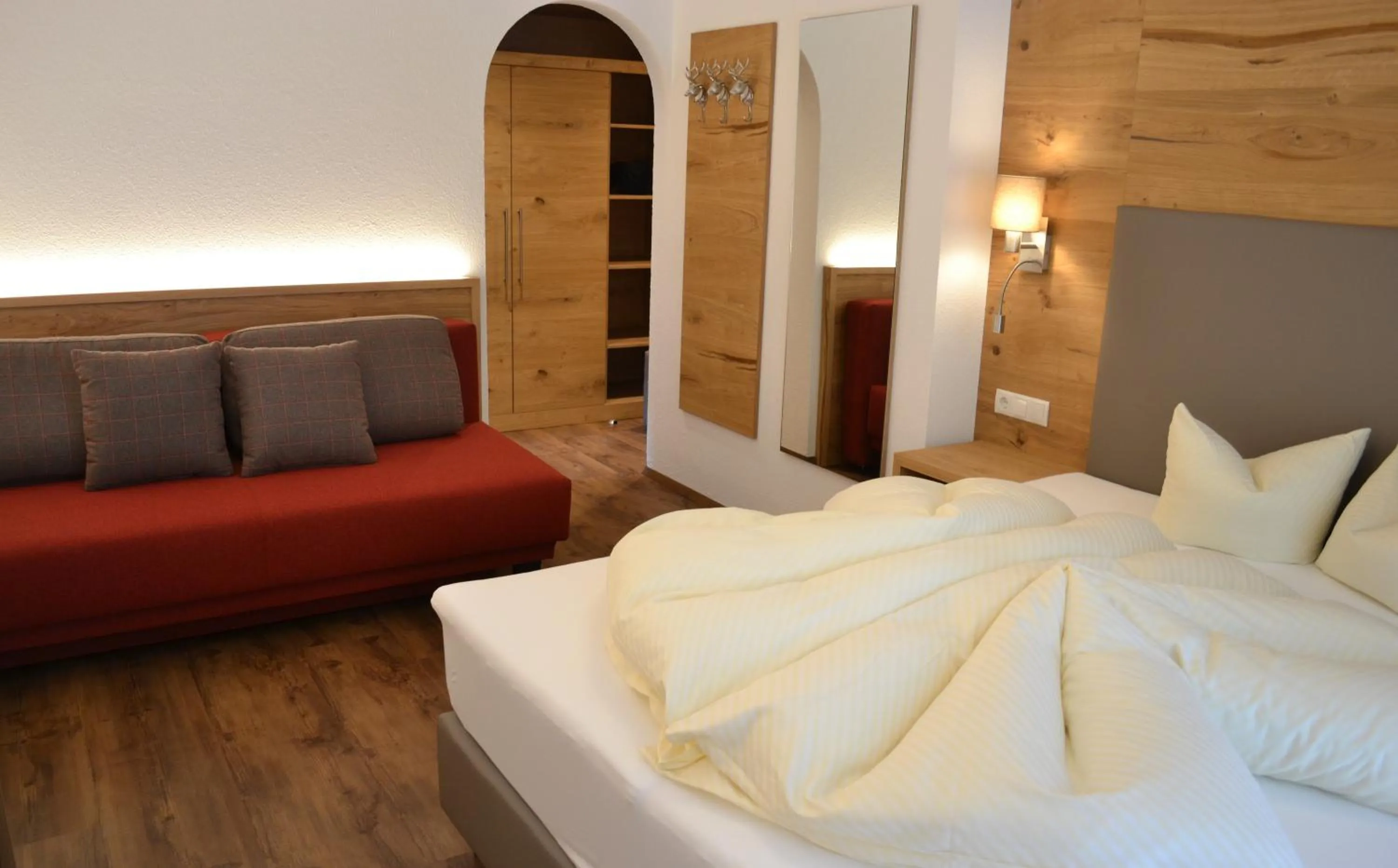 Photo of the whole room, Bed in Hotel Neue Post