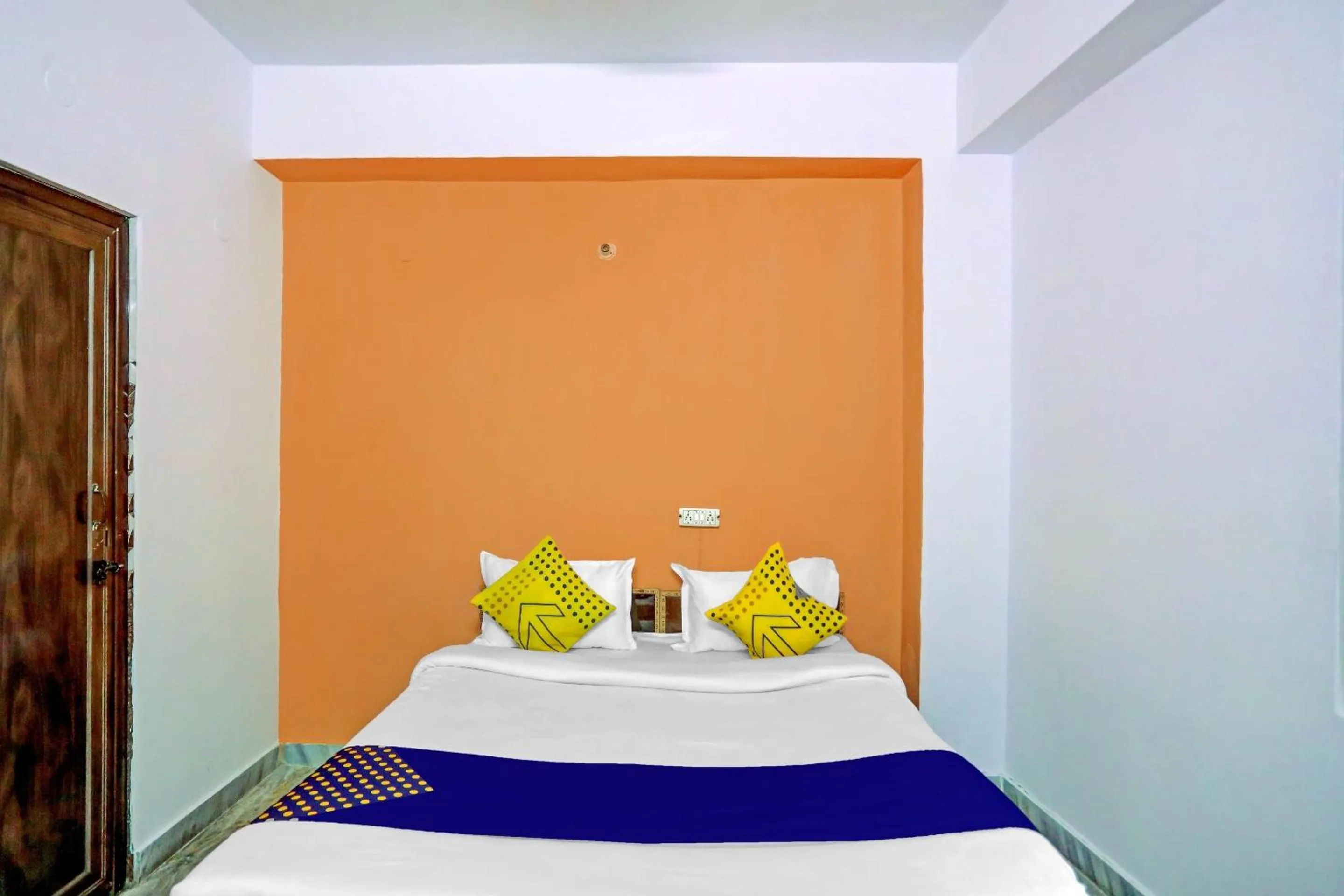 Bedroom, Bed in RAJ HOTEL VIP