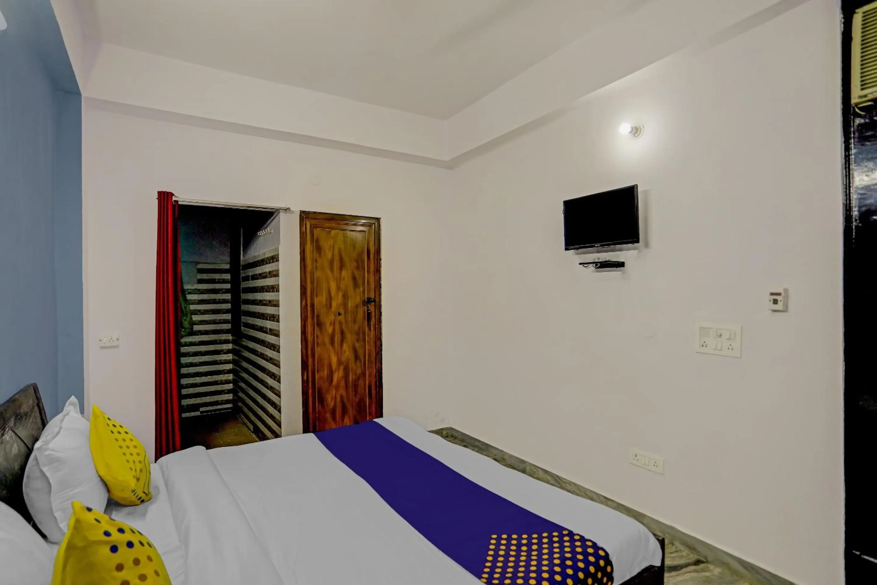 Bedroom, Bed in RAJ HOTEL VIP