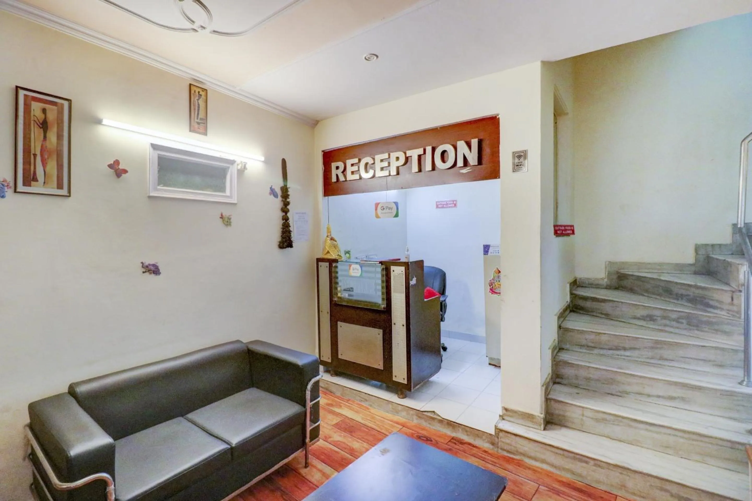 Lobby or reception in Hotel O Ratiram