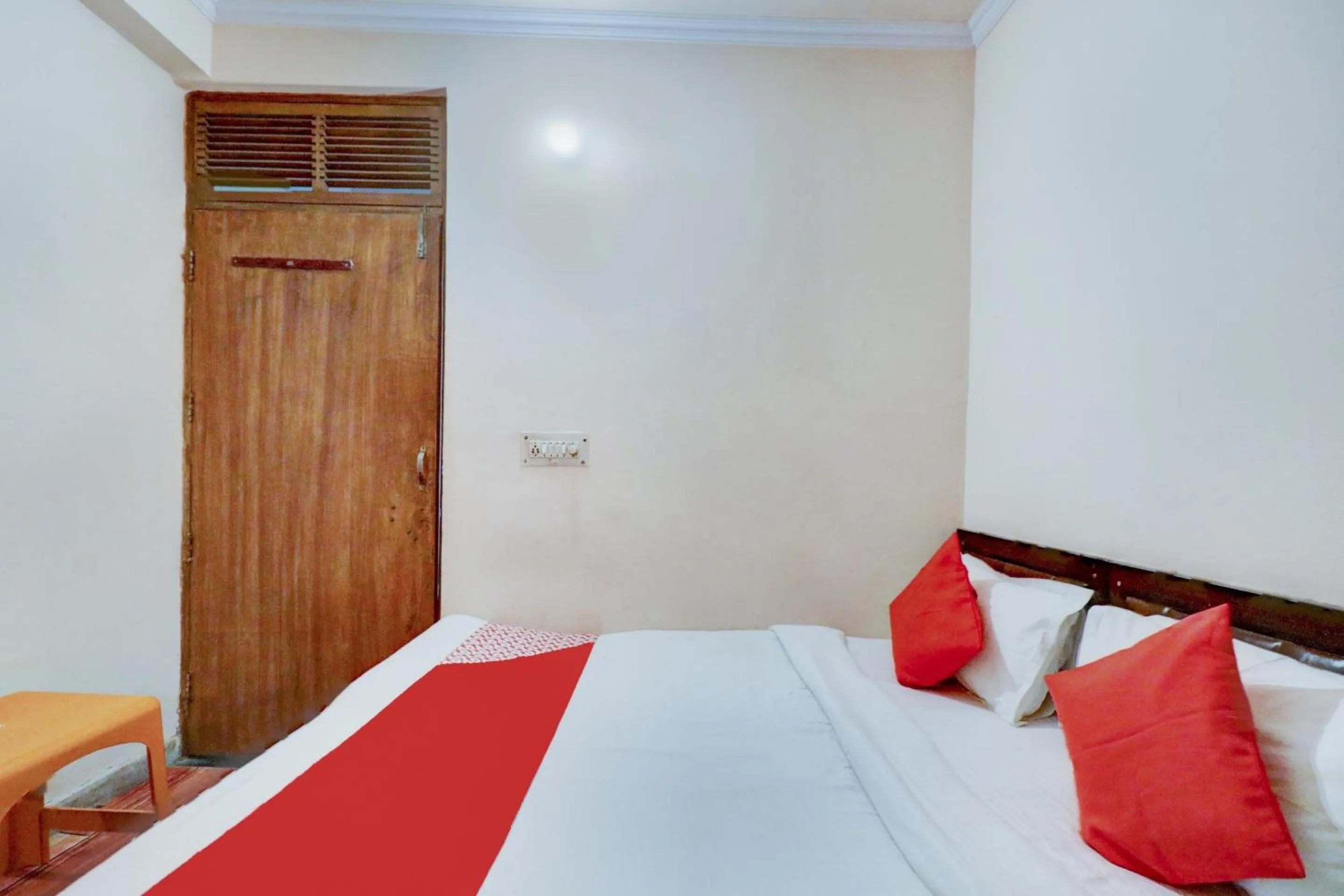 Bedroom, Bed in Hotel O Ratiram