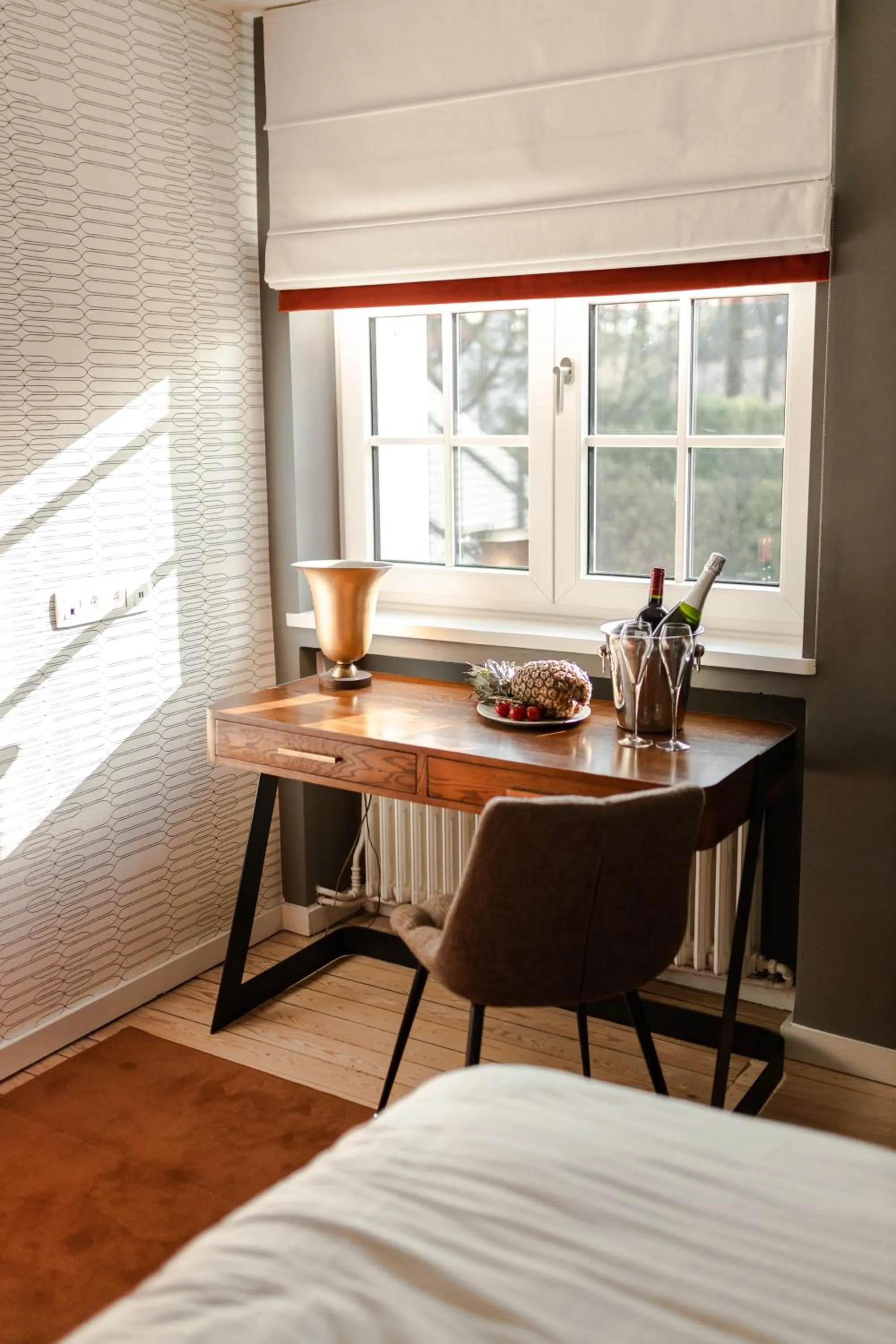 hair dresser, Bed in Villa Monceau Louvain la neuve