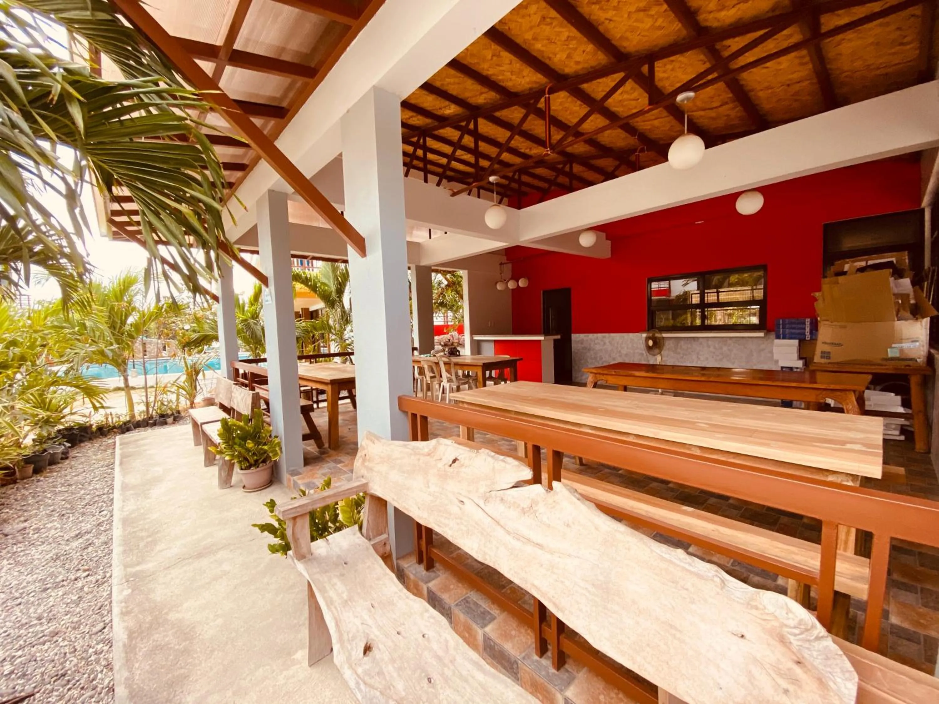 Cerca Parola Beach Resort