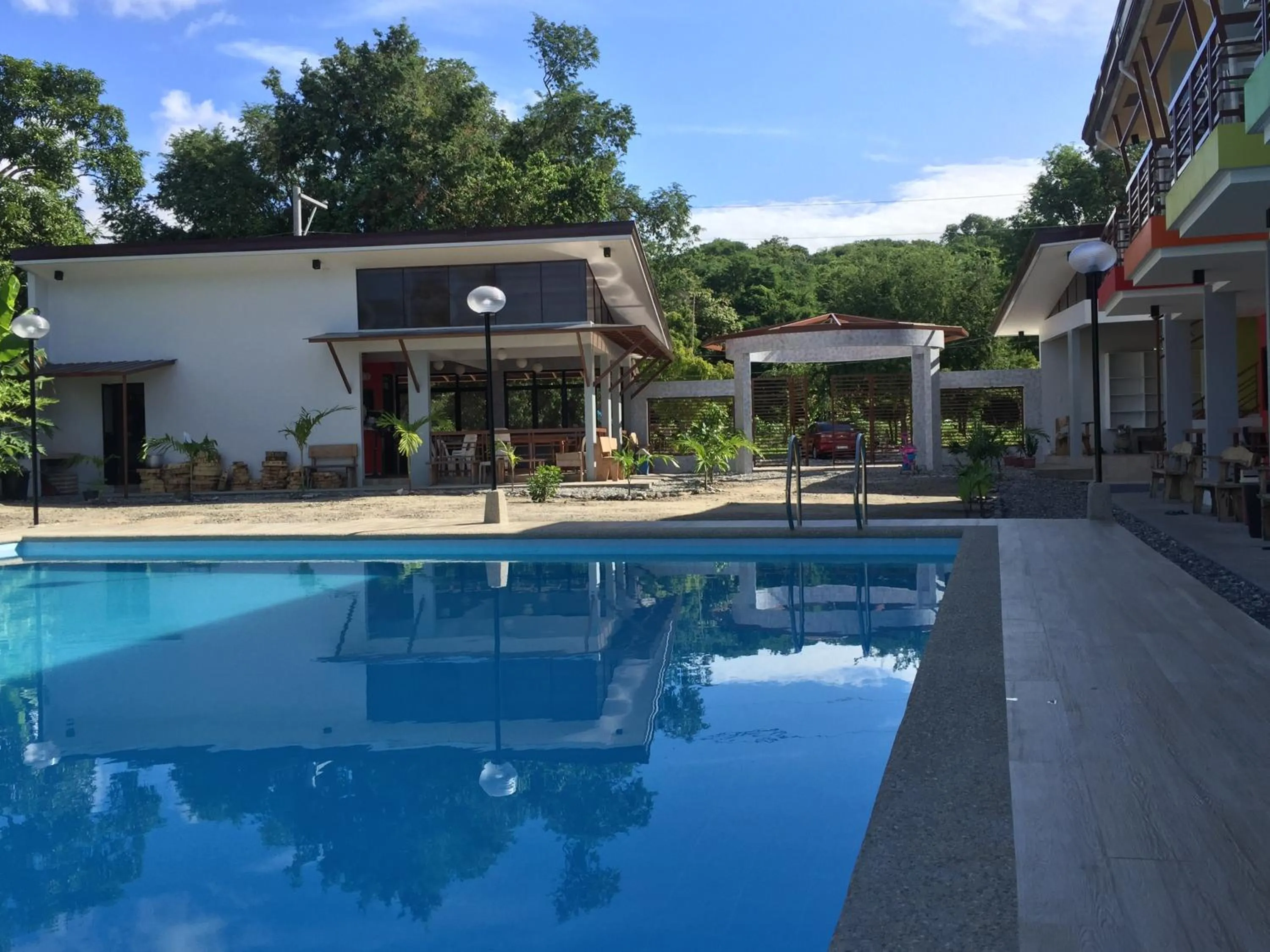 Cerca Parola Beach Resort