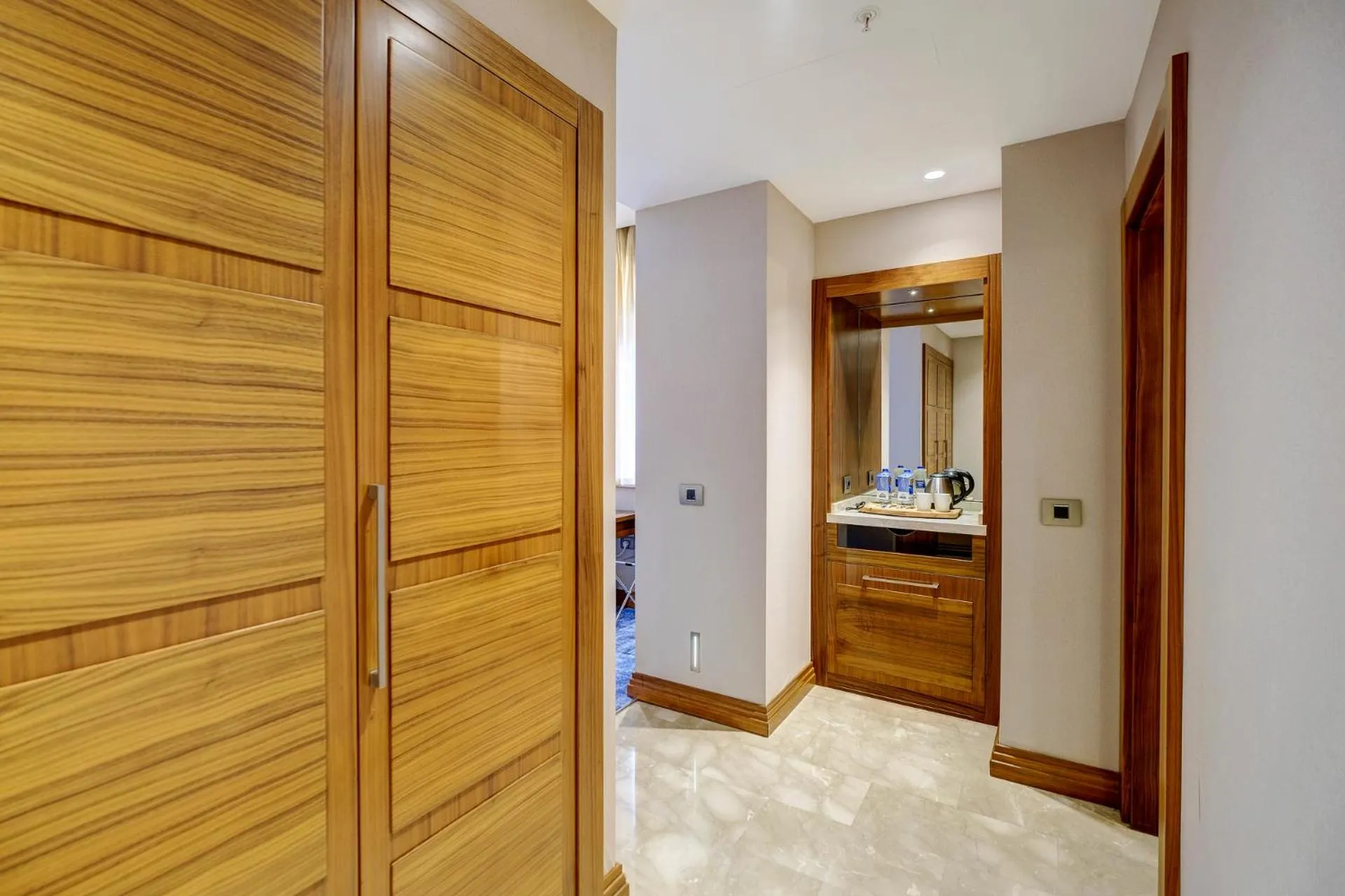 wardrobe, Bed in Days Hotel by Wyndham Istanbul Maltepe