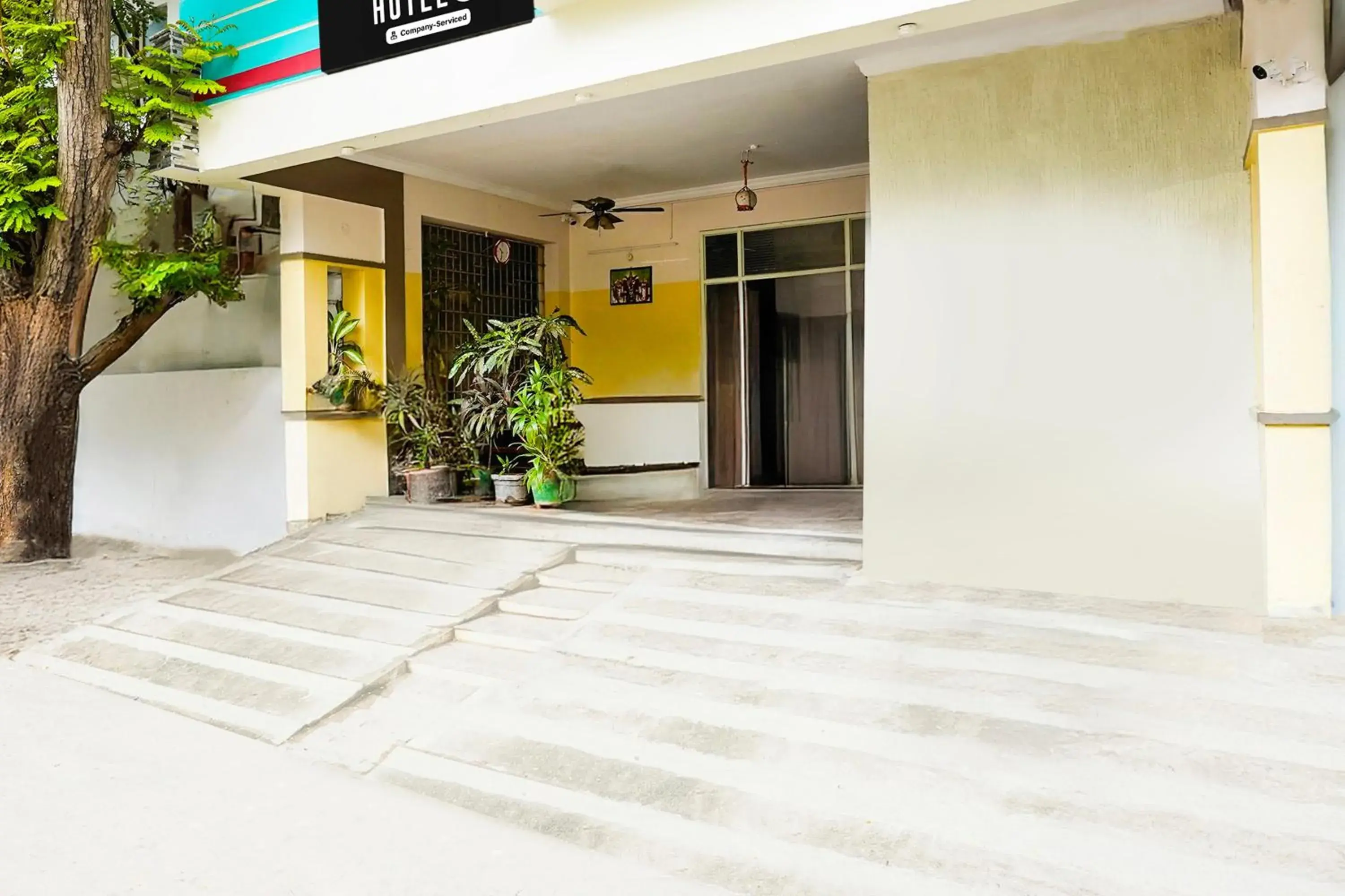 Facade/entrance in Super Hotel O Karakambadi Road Near Leela Mahal Circle Facade/entrance in Super Hotel O Karakambadi Road Near Leela Mahal Circle