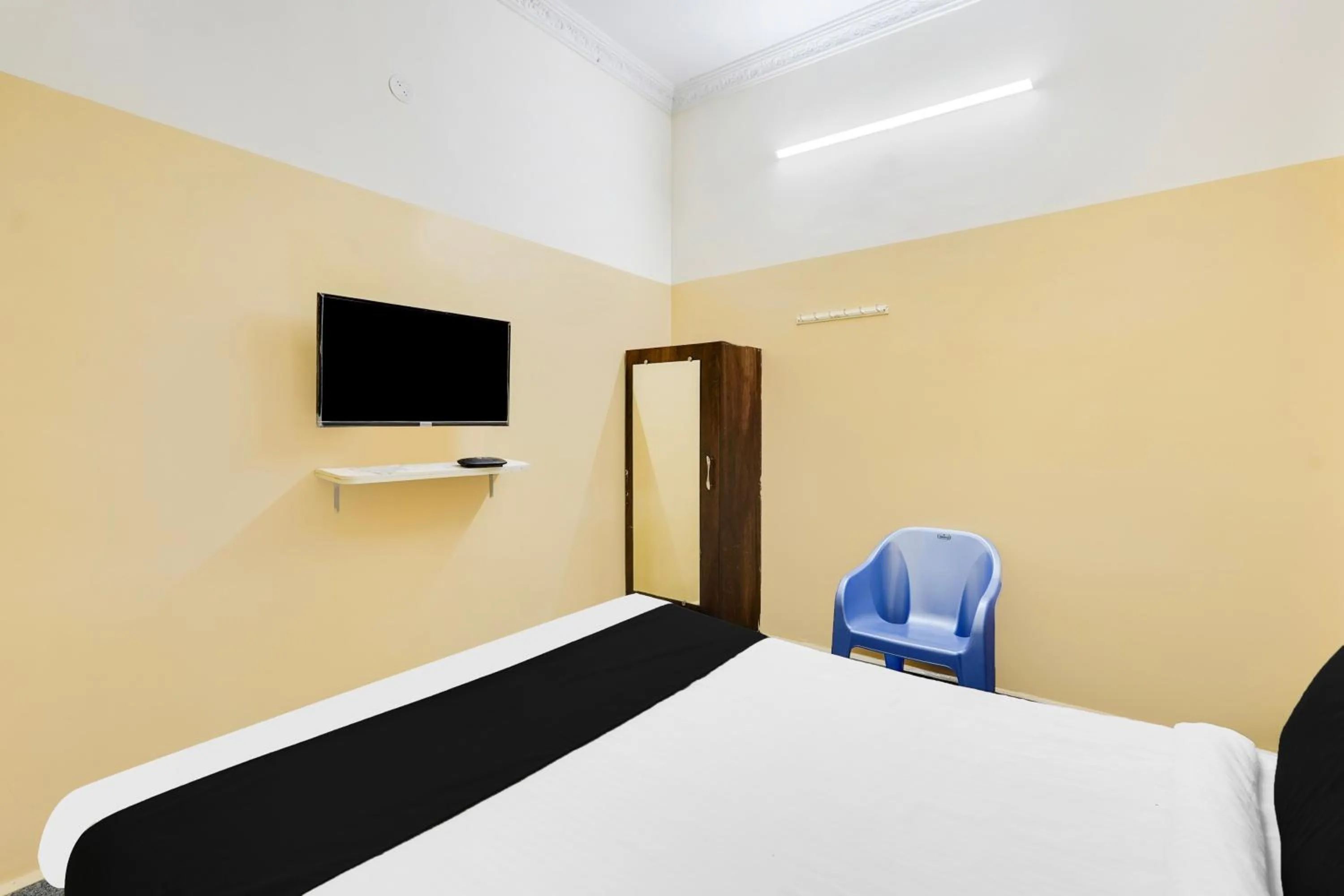 Bedroom, Bed in Hotel O Karakambadi Road Near Leela Mahal Circle