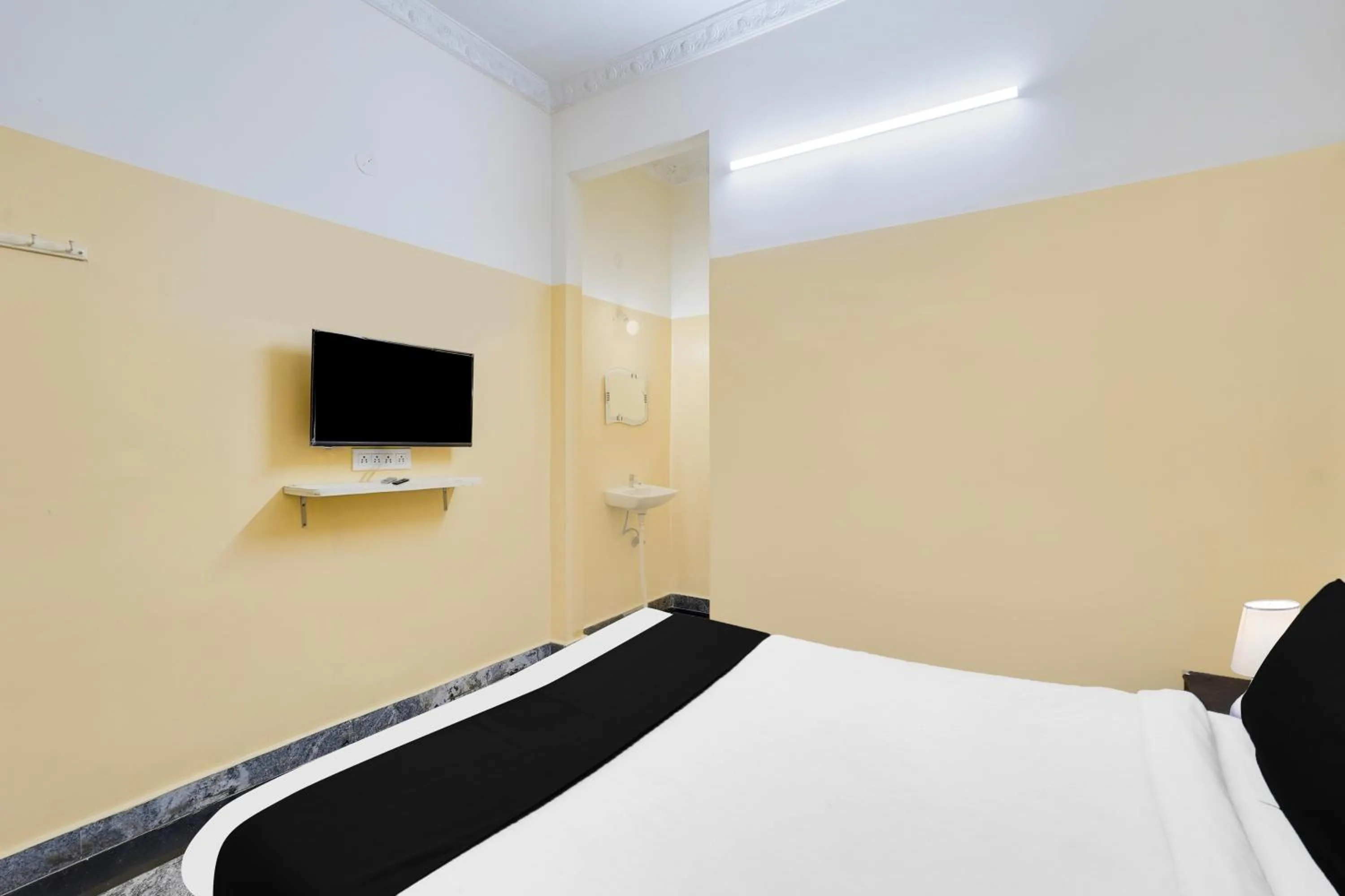 Bedroom, Bed in Hotel O Karakambadi Road Near Leela Mahal Circle