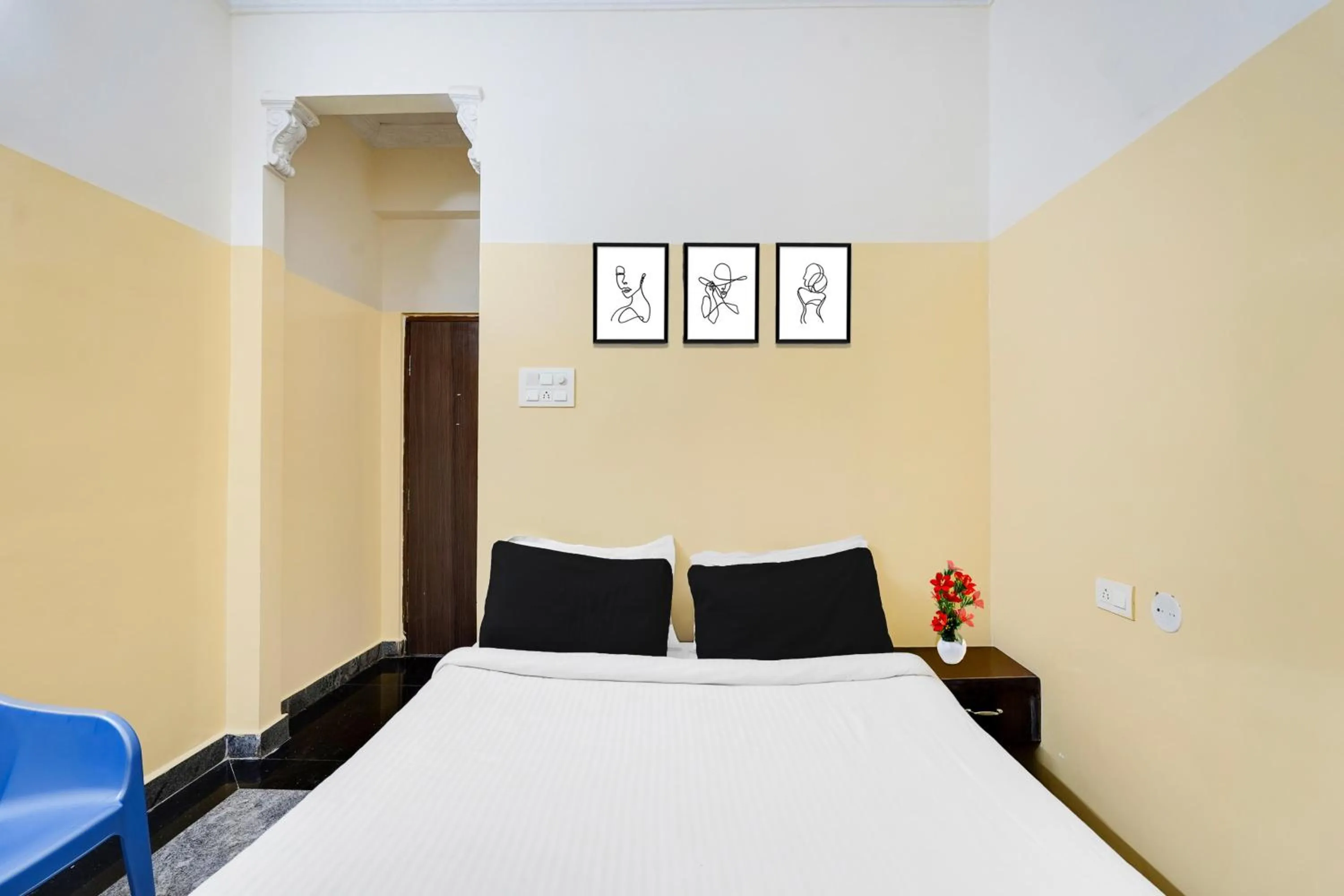 Bedroom, Bed in Hotel O Karakambadi Road Near Leela Mahal Circle