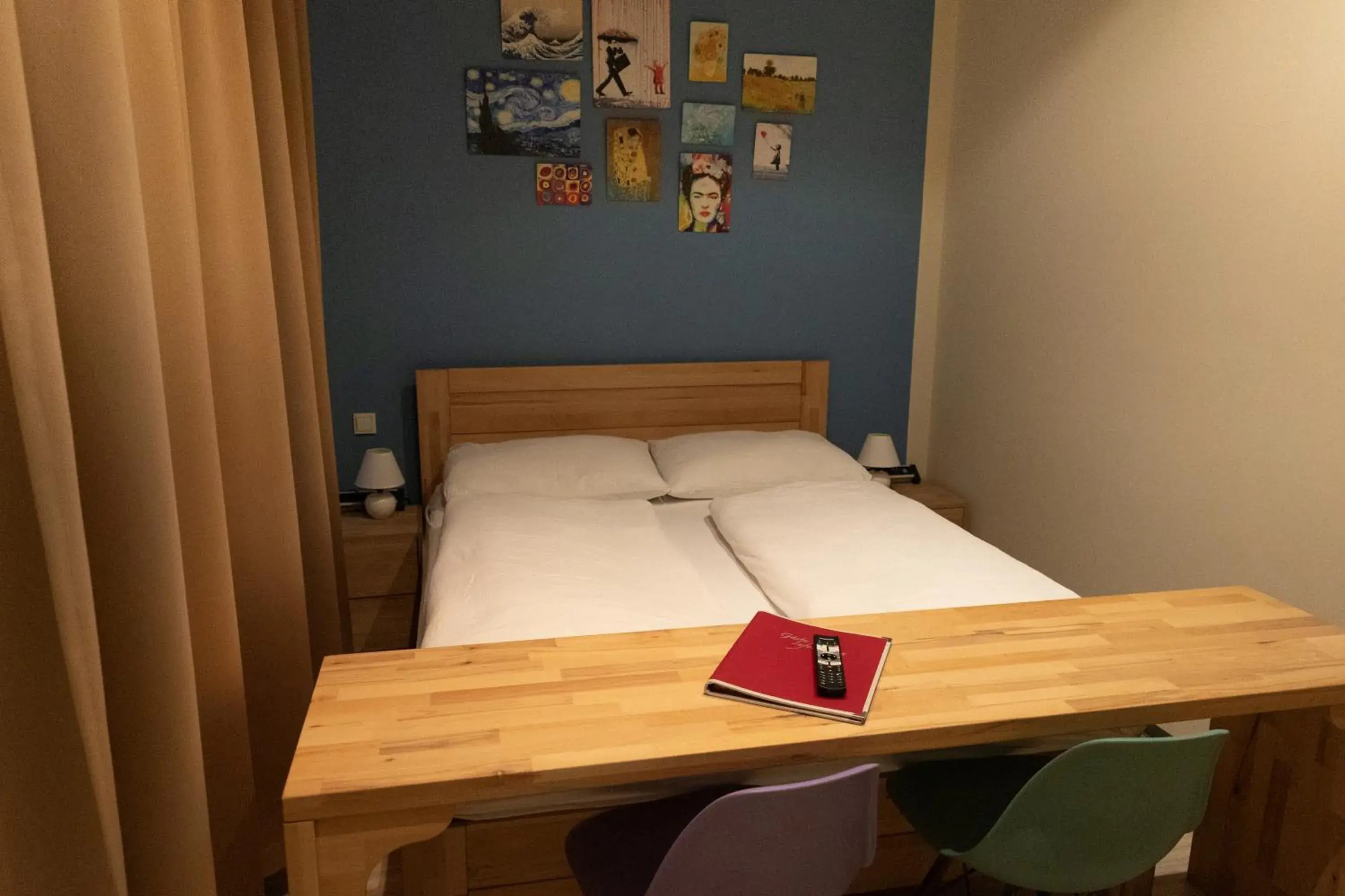 Small Double Room with Courtyard View in Pension a und a Small Double Room with Courtyard View in Pension a und a