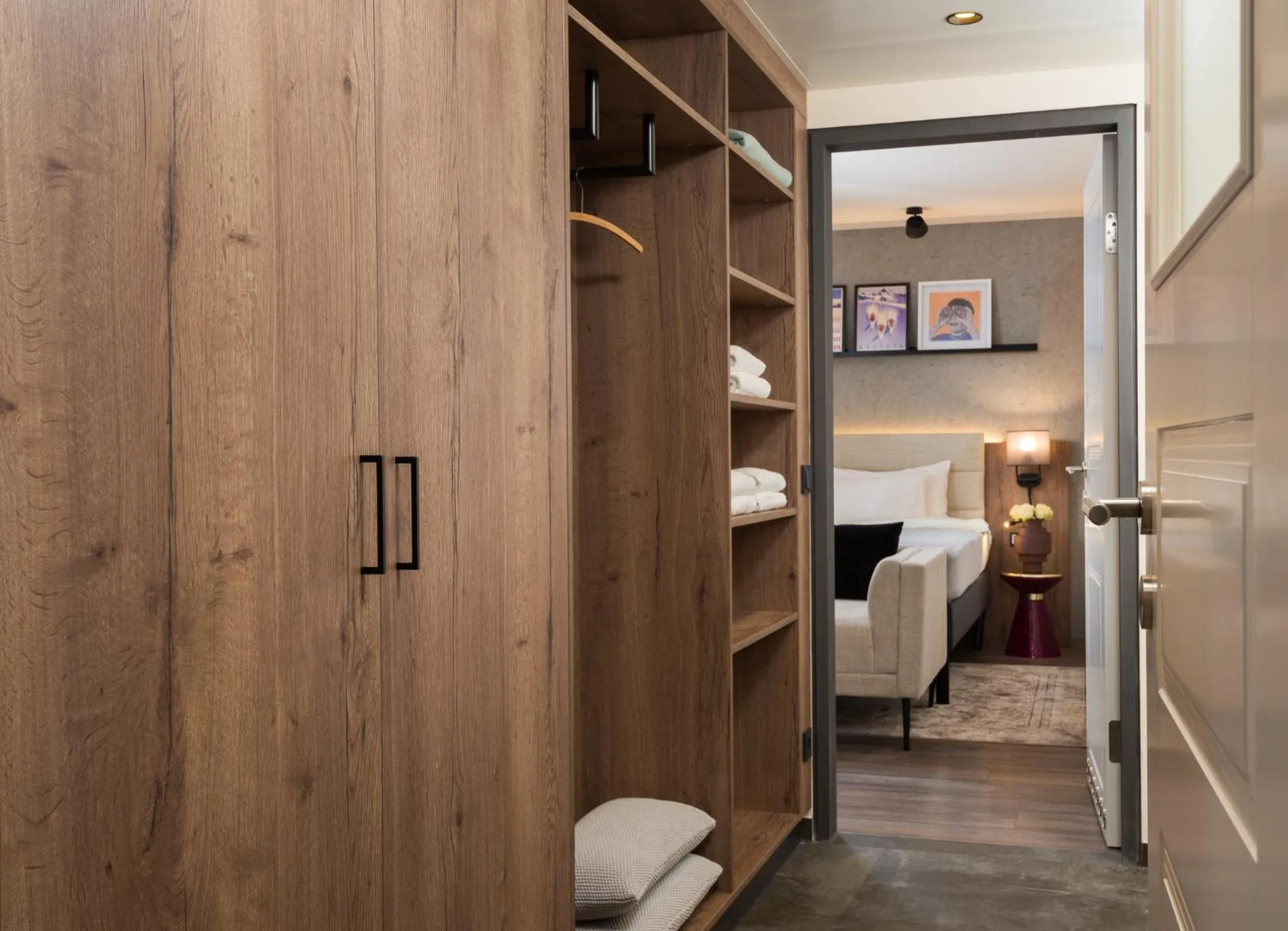 wardrobe, Bed in master Linzergasse