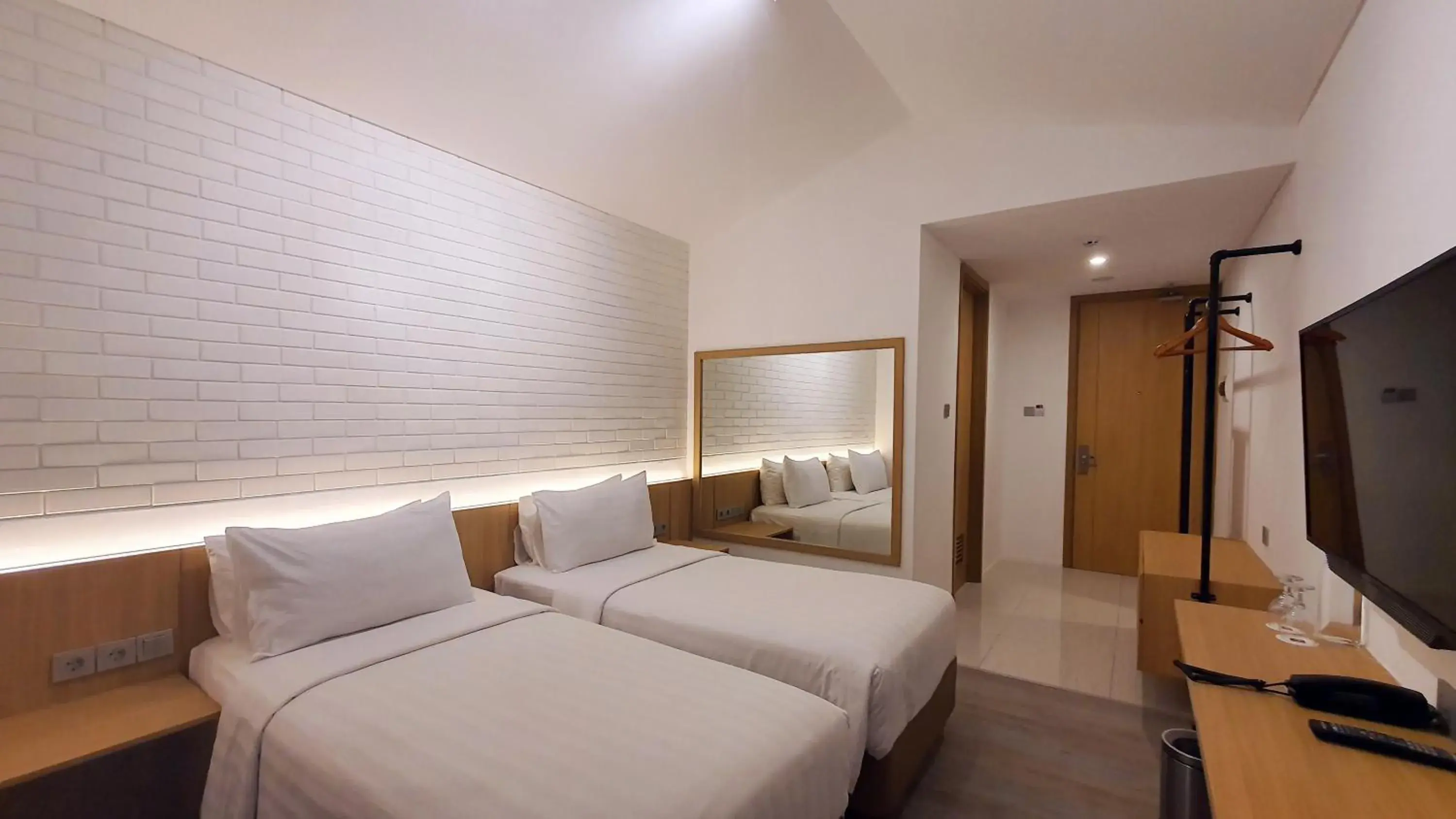 Standard Double or Twin Room with Balcony in Ra Inn Kemang Standard Double or Twin Room with Balcony in Ra Inn Kemang