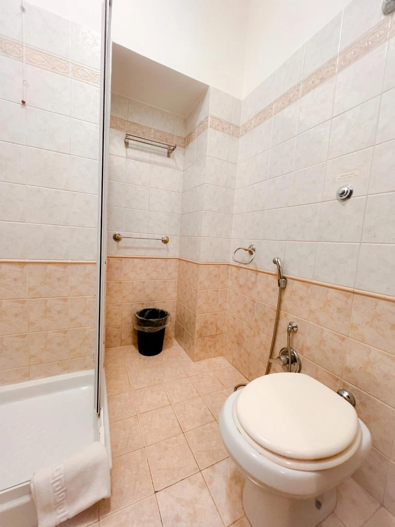 Bathroom in Alius and Freerome Hotel