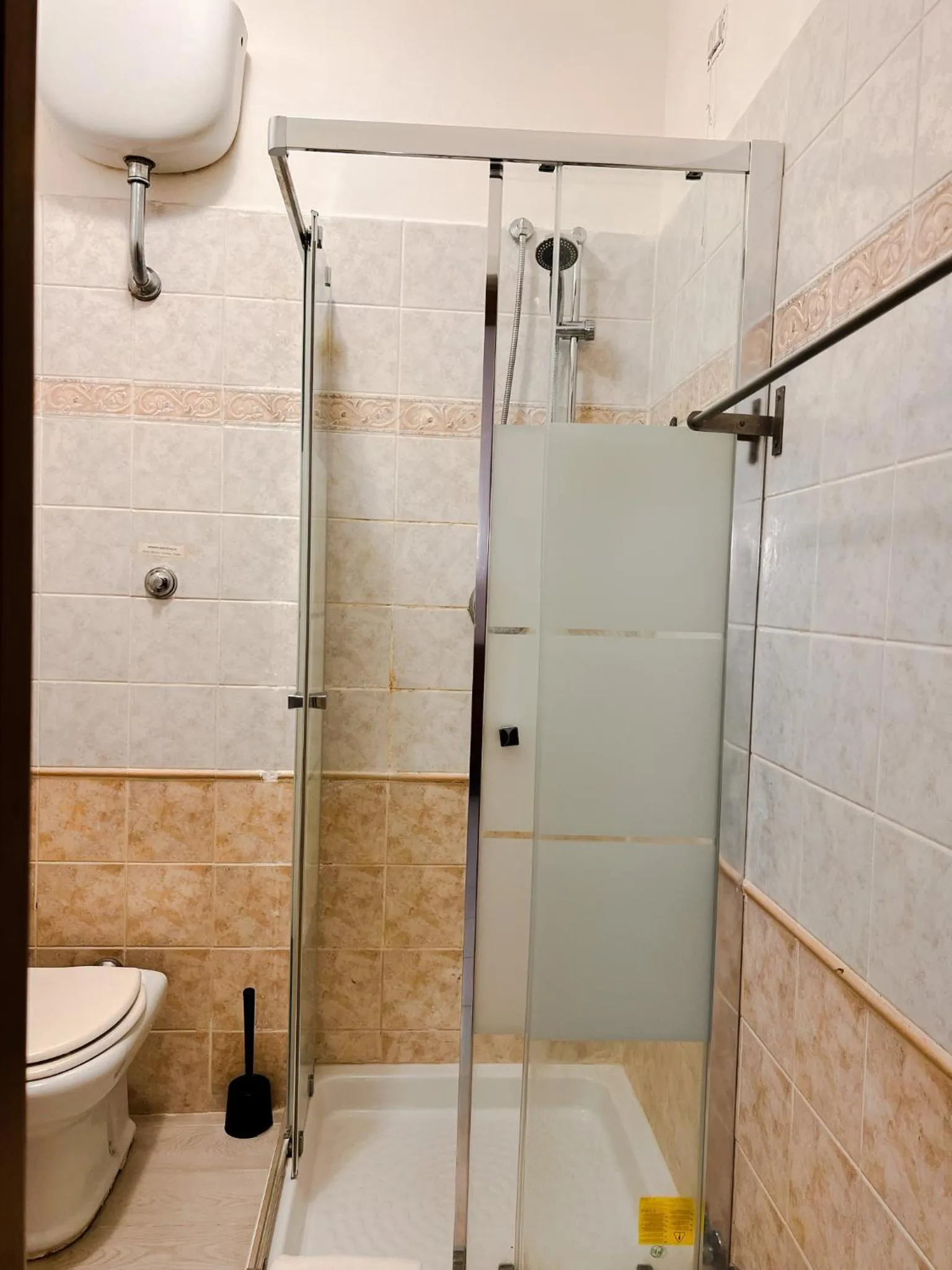 Bathroom in Alius and Freerome Hotel