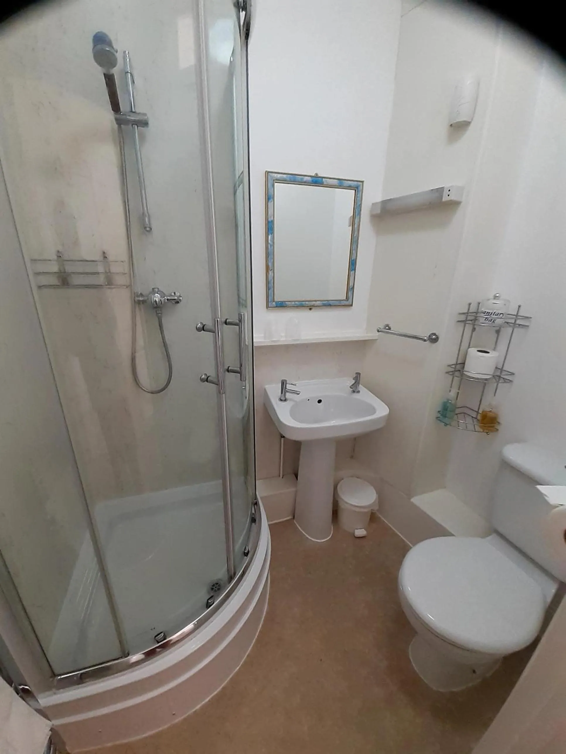 Bathroom in The Edenhurst Guesthouse