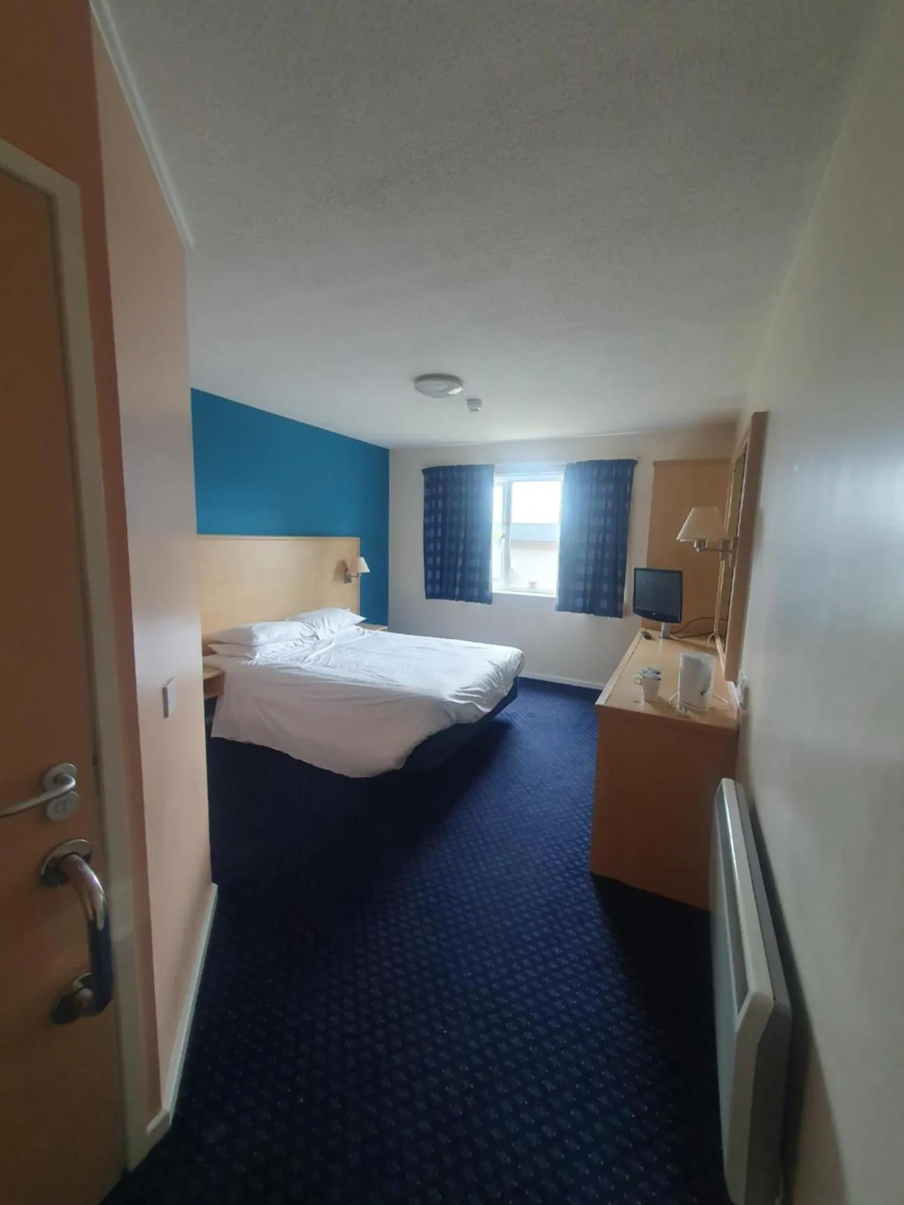 Bed in Metro Inns Huddersfield