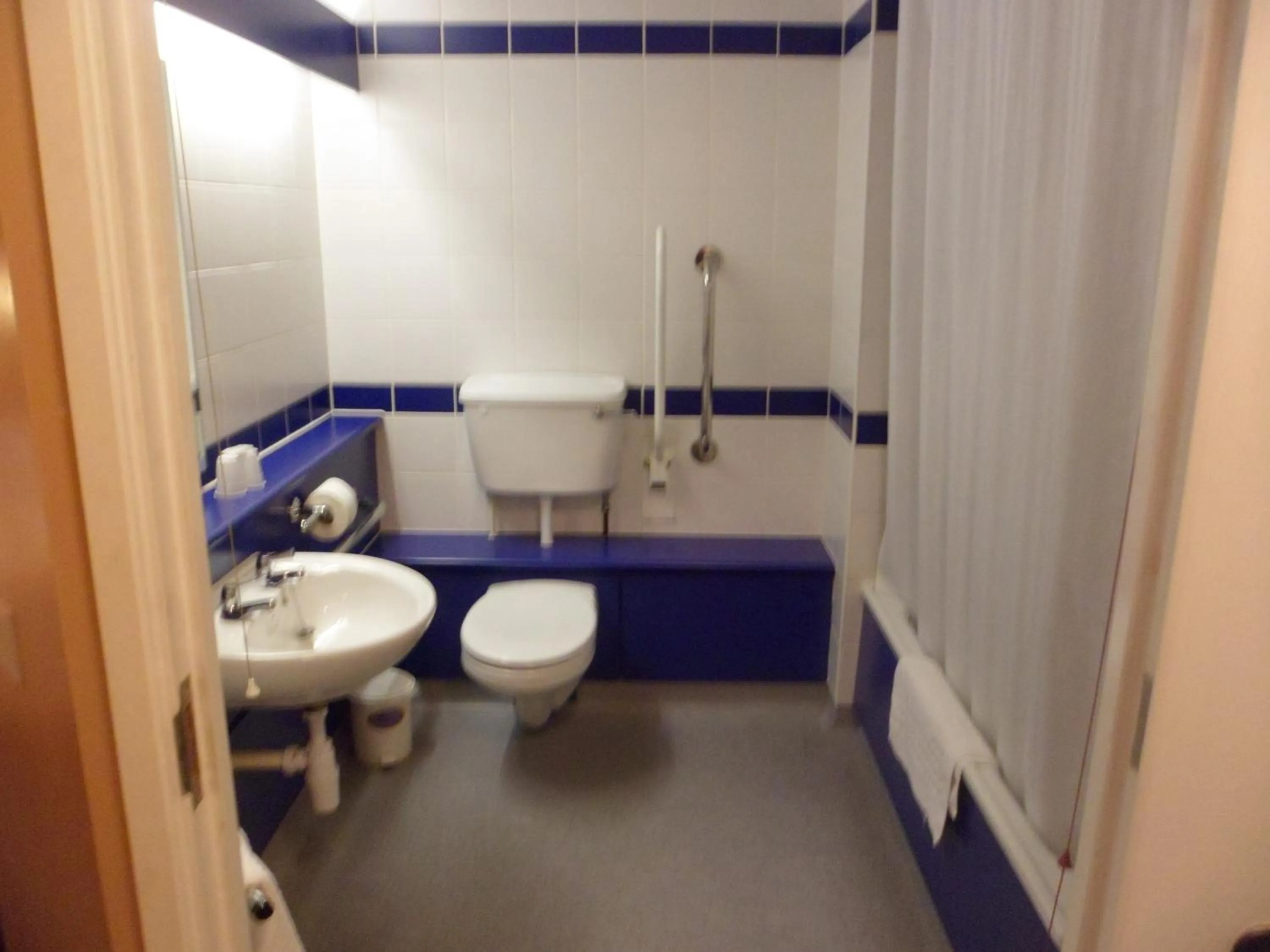 Bathroom in Metro Inns Huddersfield