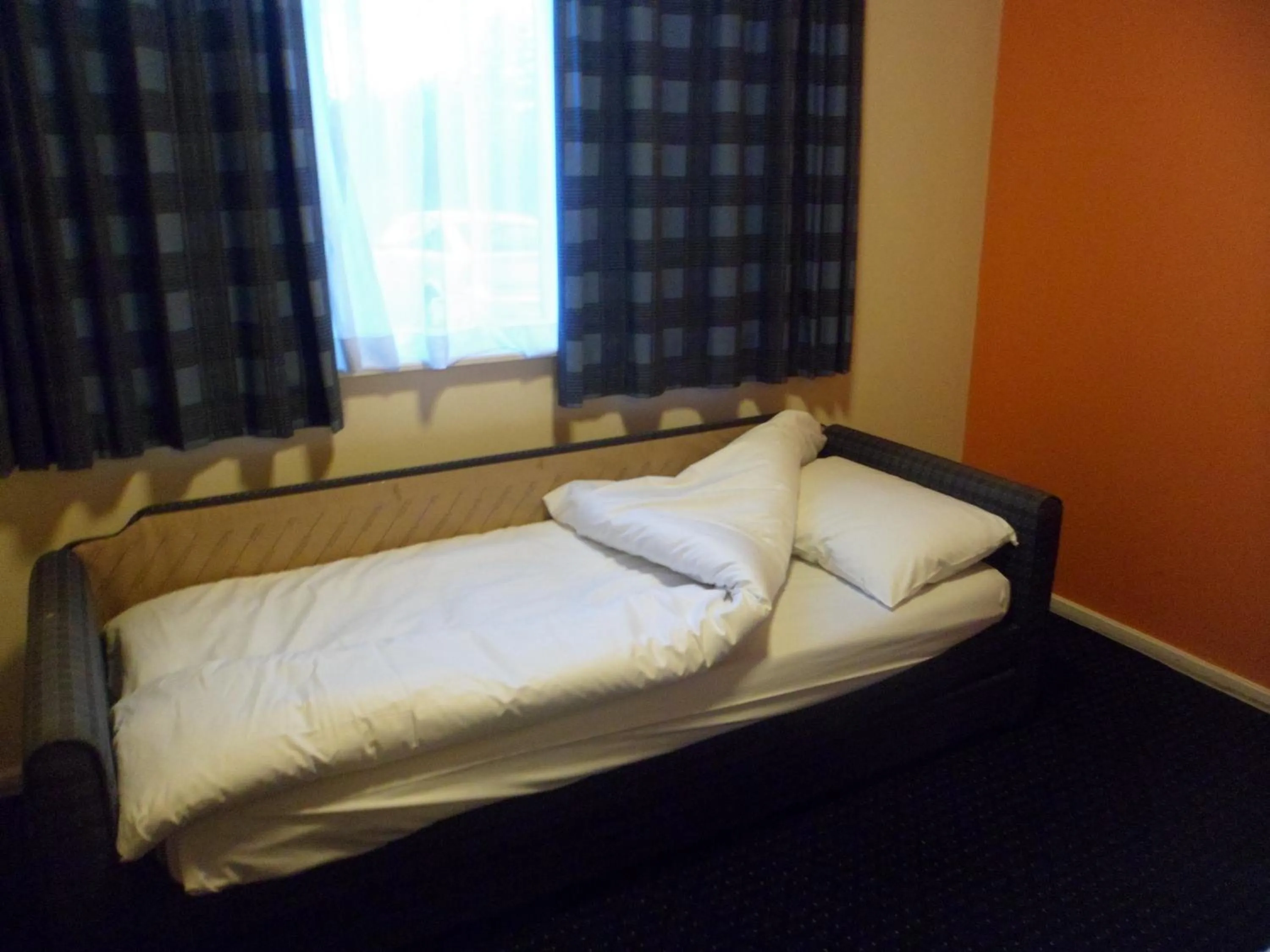 Bed in Metro Inns Huddersfield