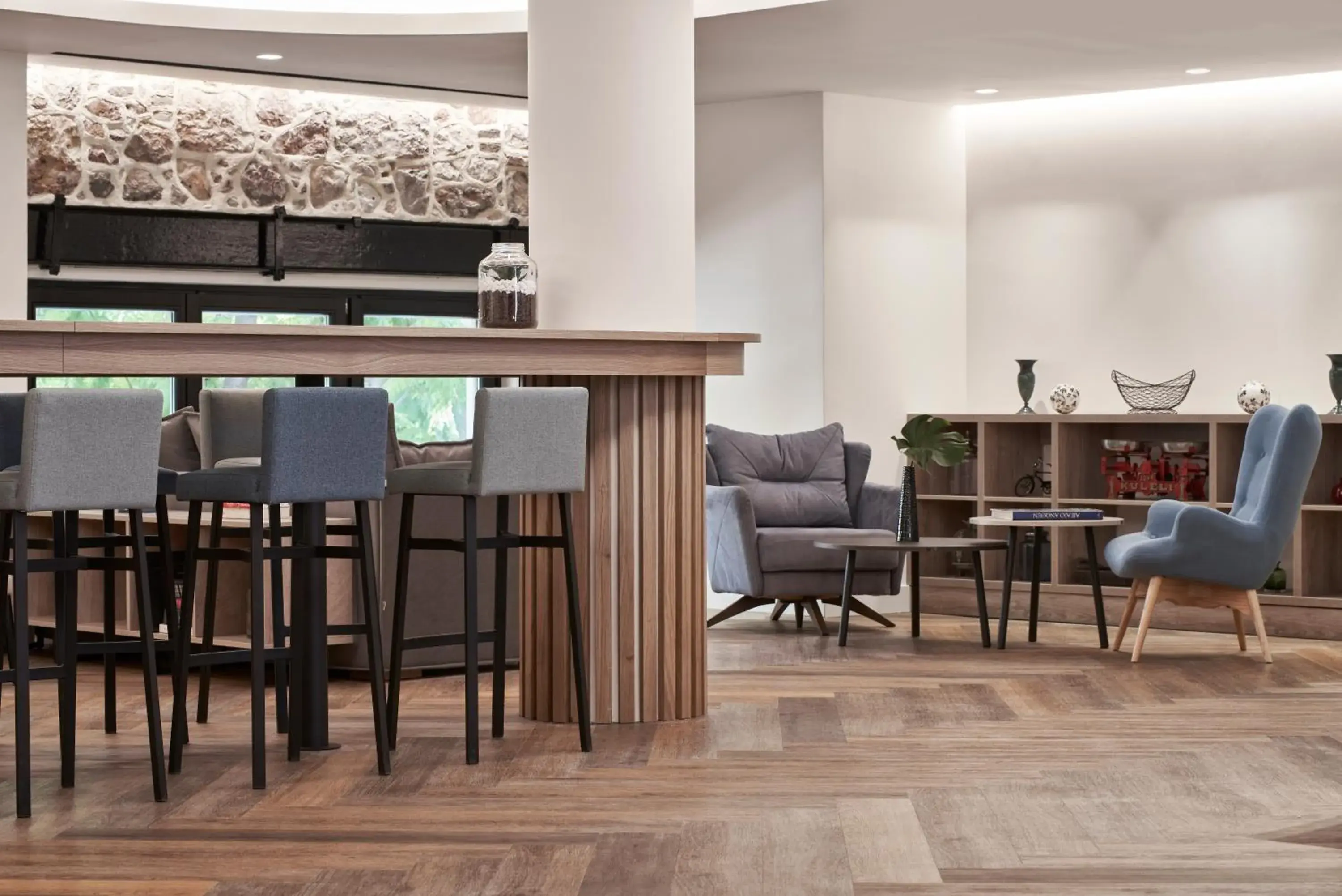 Lounge or bar in NLH MONASTIRAKI - Neighborhood Lifestyle Hotels Lounge or bar in NLH MONASTIRAKI - Neighborhood Lifestyle Hotels
