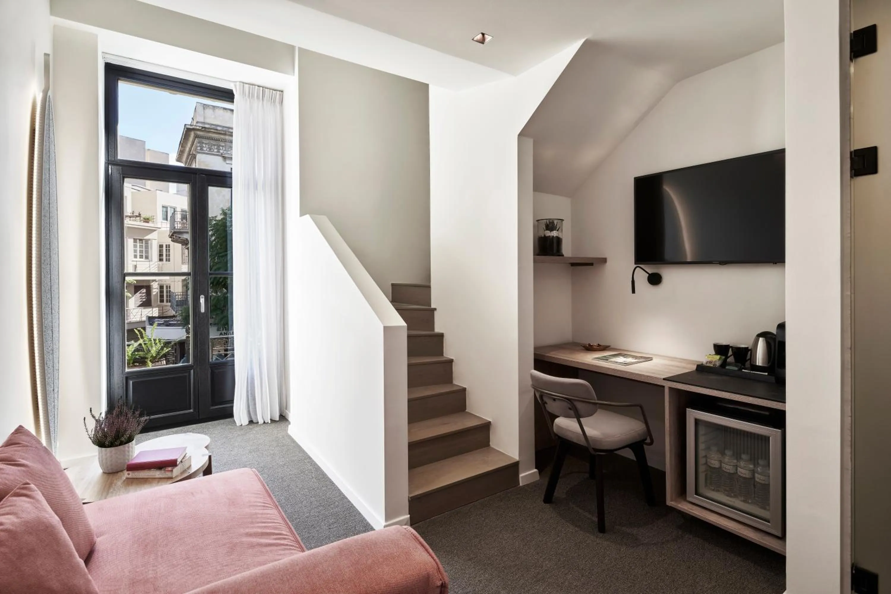 TV and multimedia in NLH MONASTIRAKI - Neighborhood Lifestyle Hotels