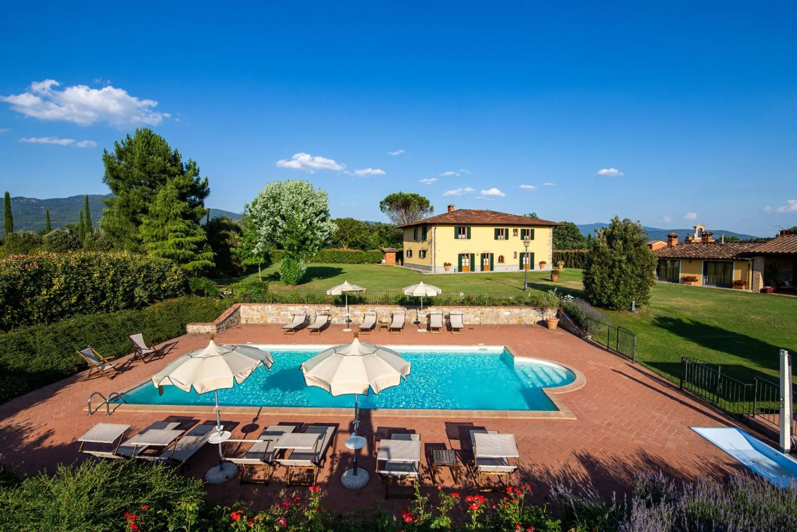 Property building in Villa la Cornice - Teloni