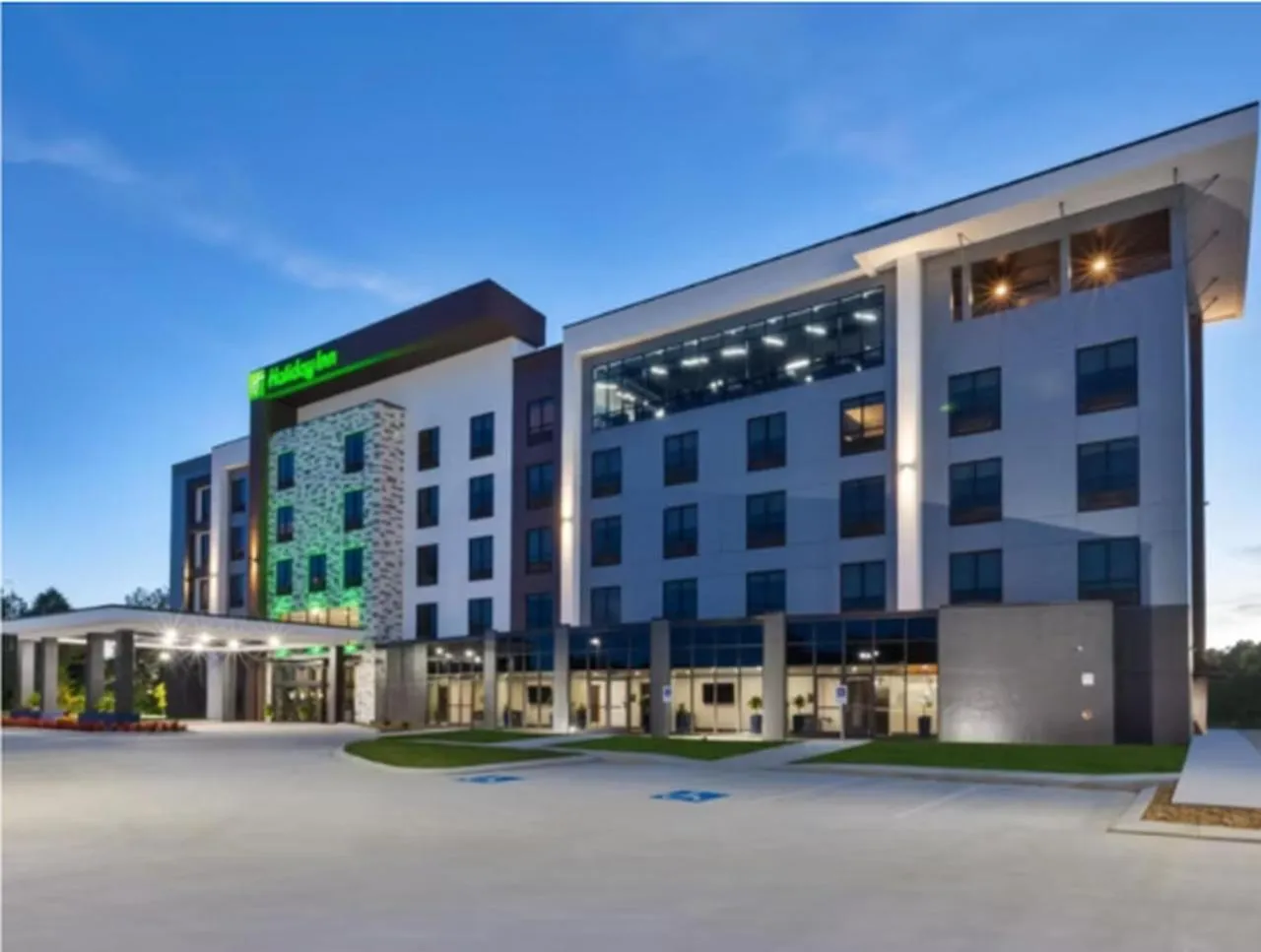 Property building in Holiday Inn Cookeville by IHG
