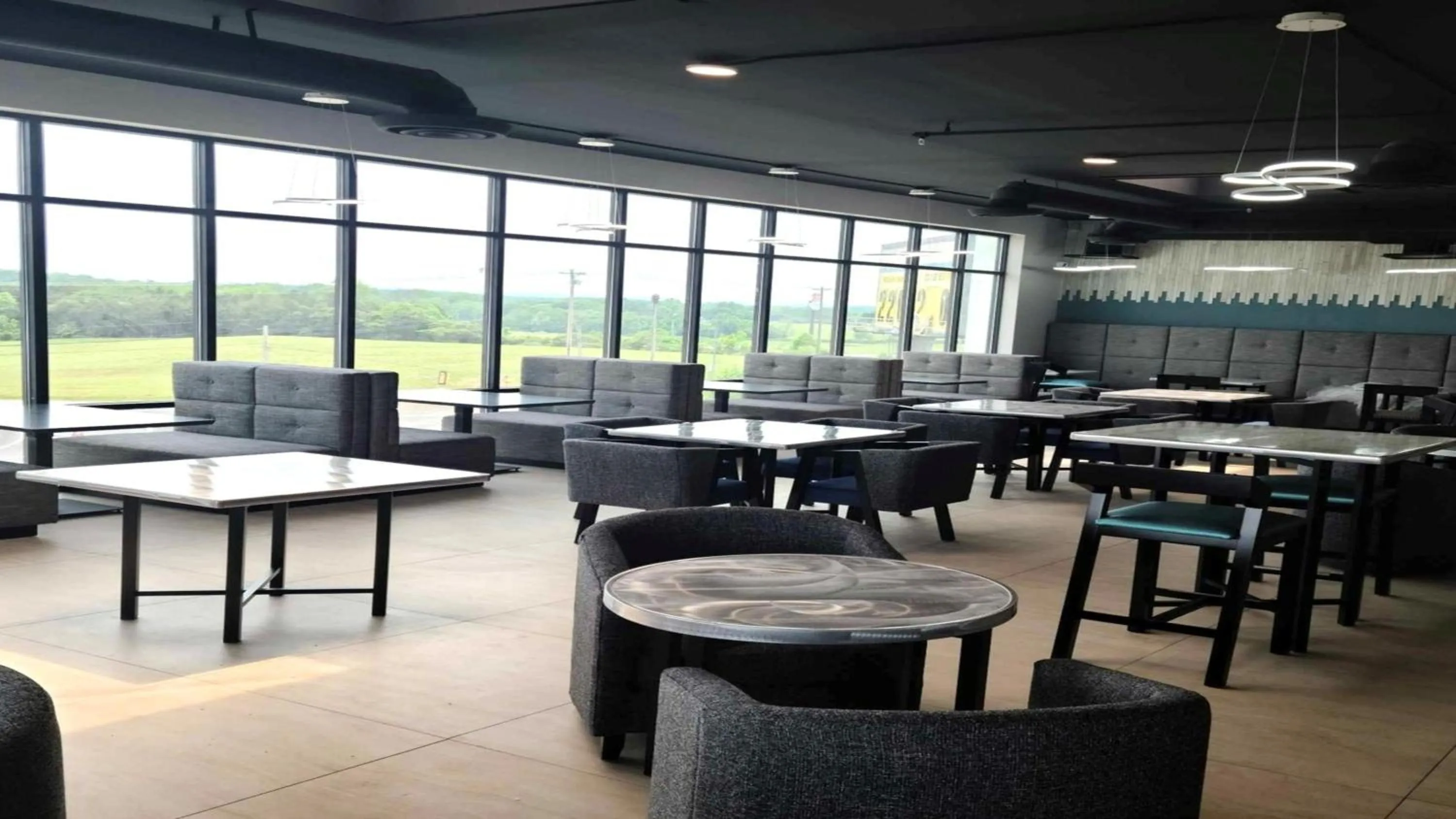 Restaurant/places to eat in Holiday Inn Cookeville by IHG