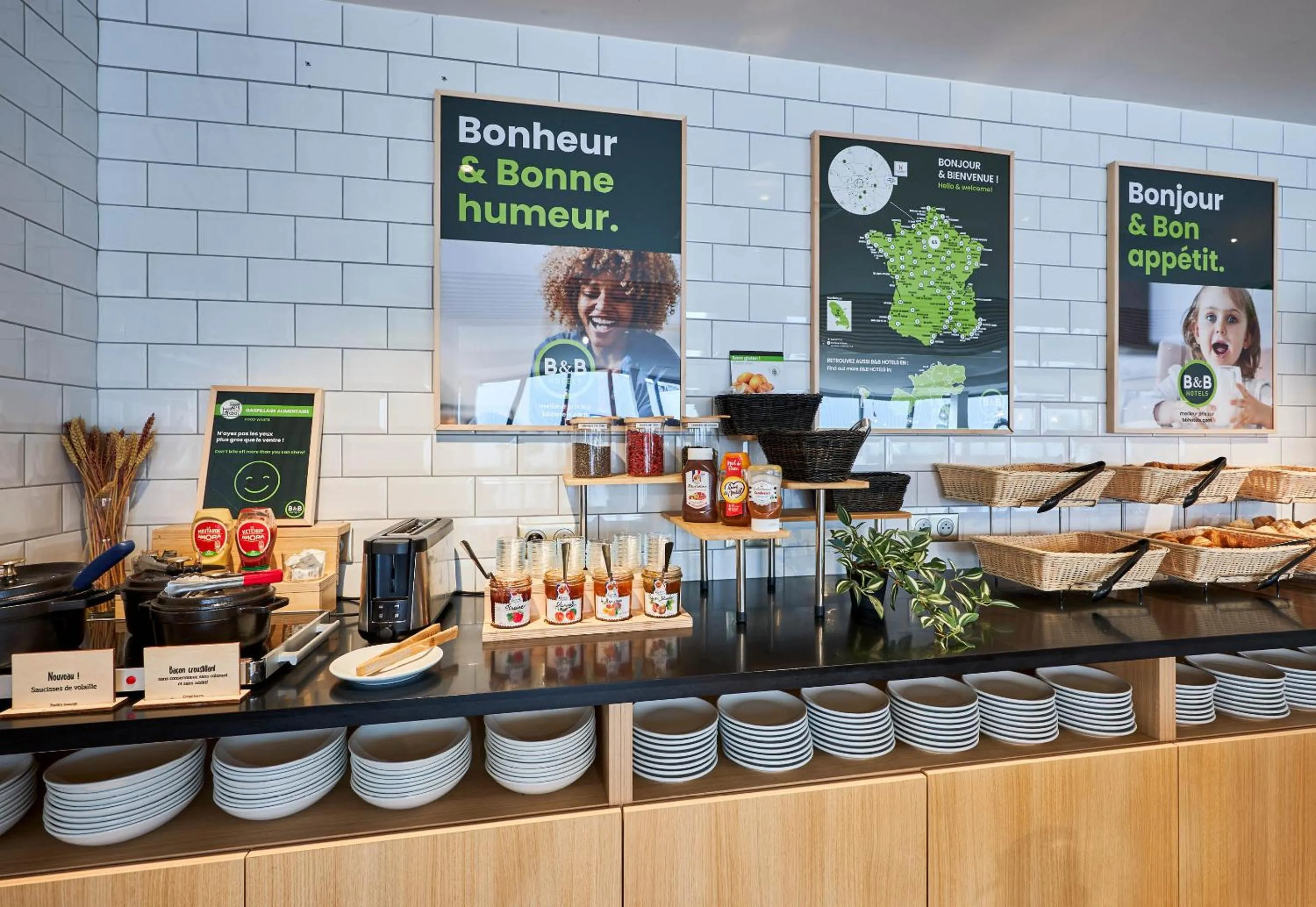 Buffet breakfast in B&B HOTEL Deauville-Touques