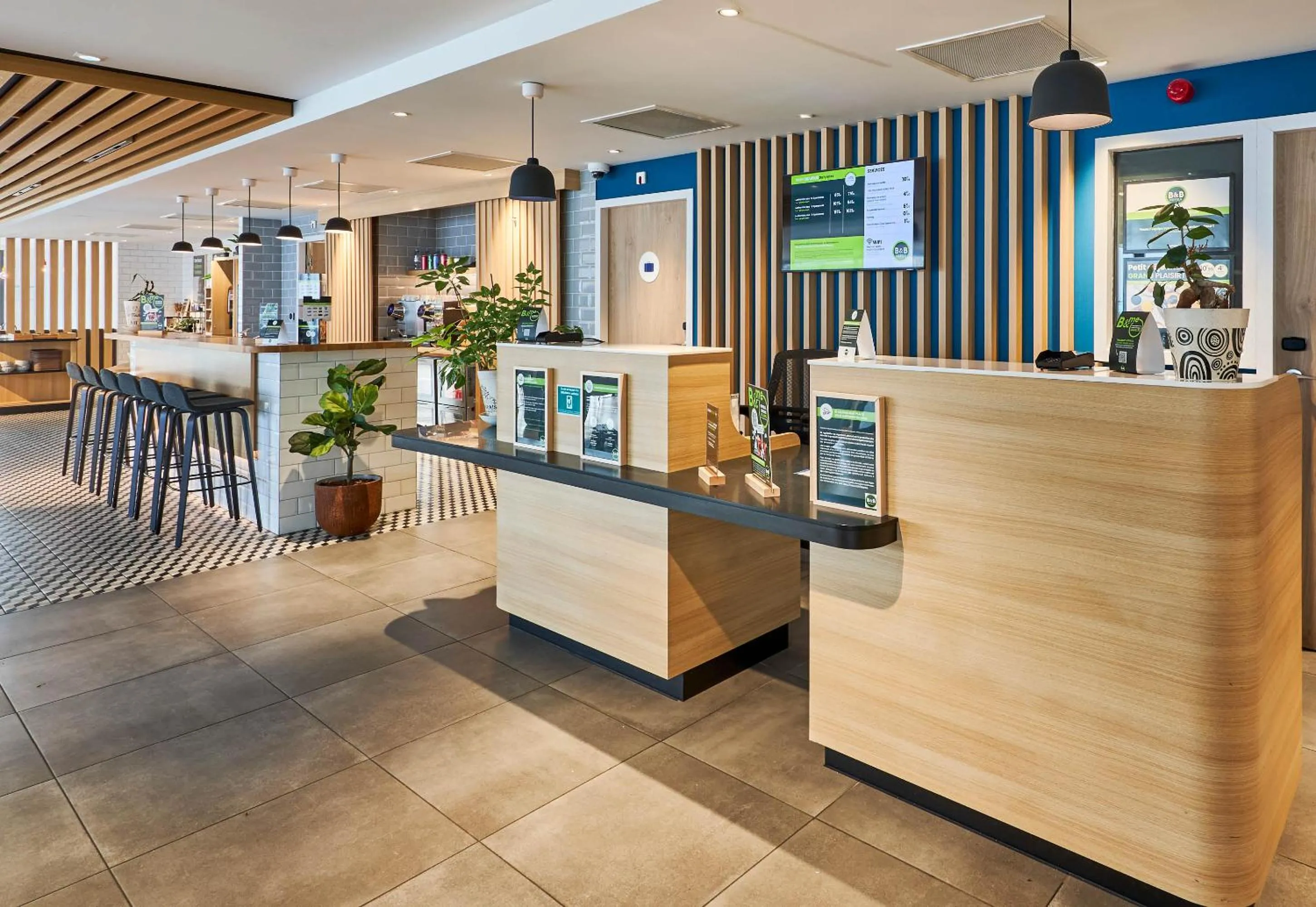 Lobby or reception in B&B HOTEL Deauville-Touques