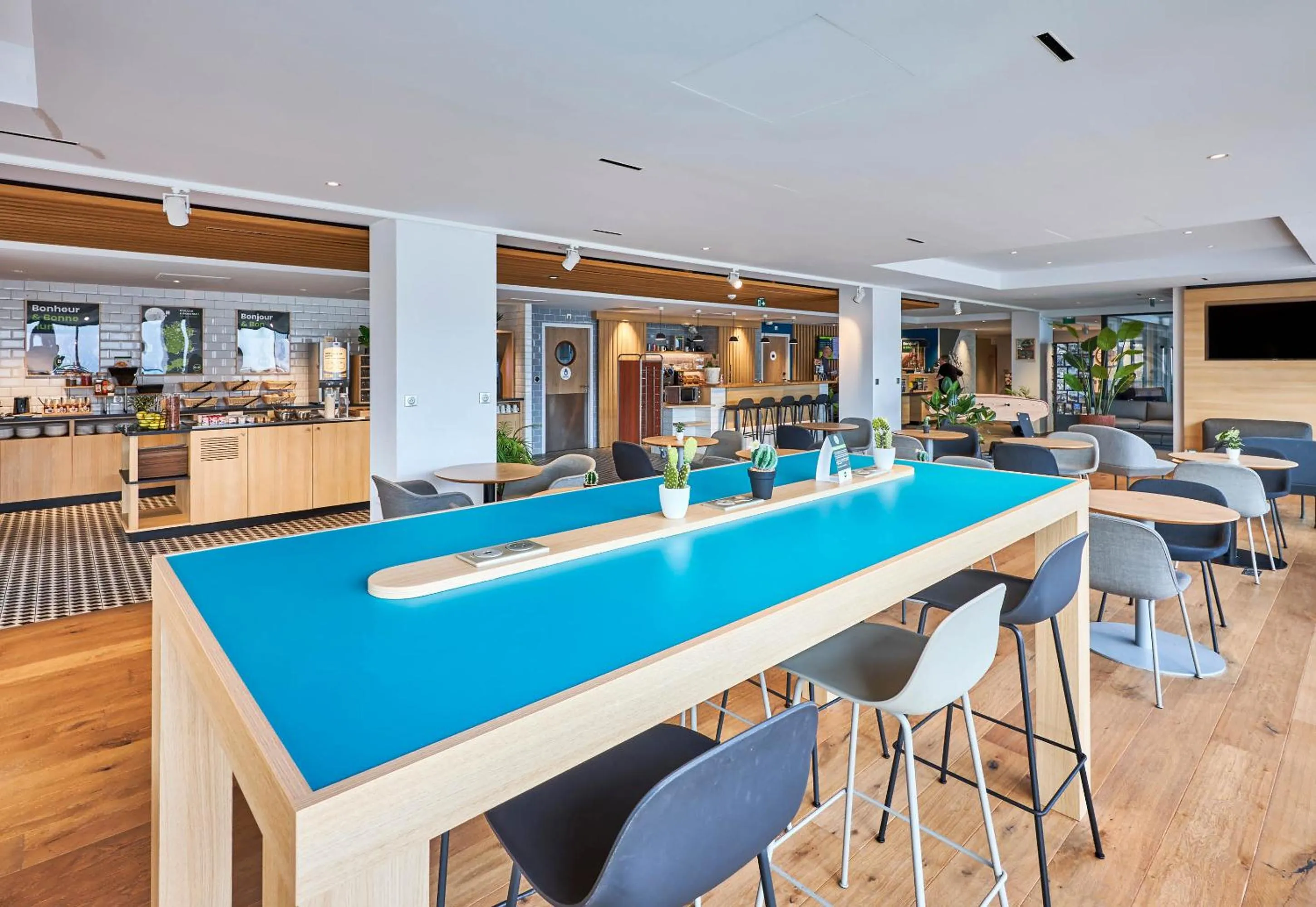 Restaurant/places to eat in B&B HOTEL Deauville-Touques