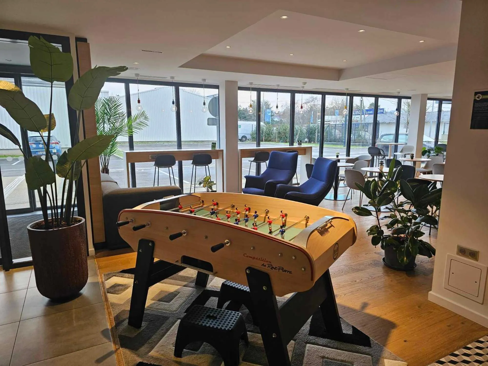 Seating area in B&B HOTEL Deauville-Touques