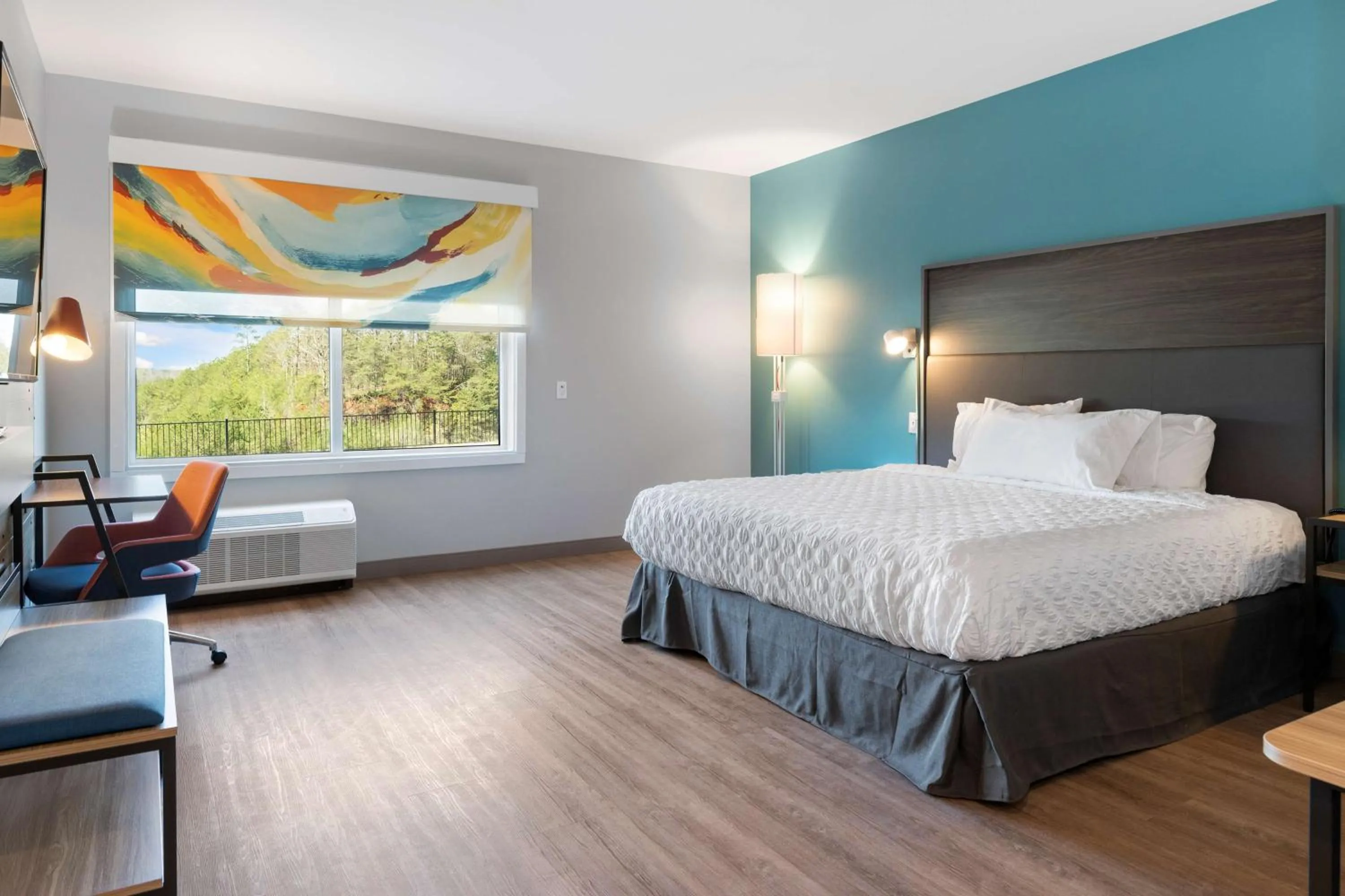 Bedroom, Bed in Tru By Hilton Cartersville, Ga