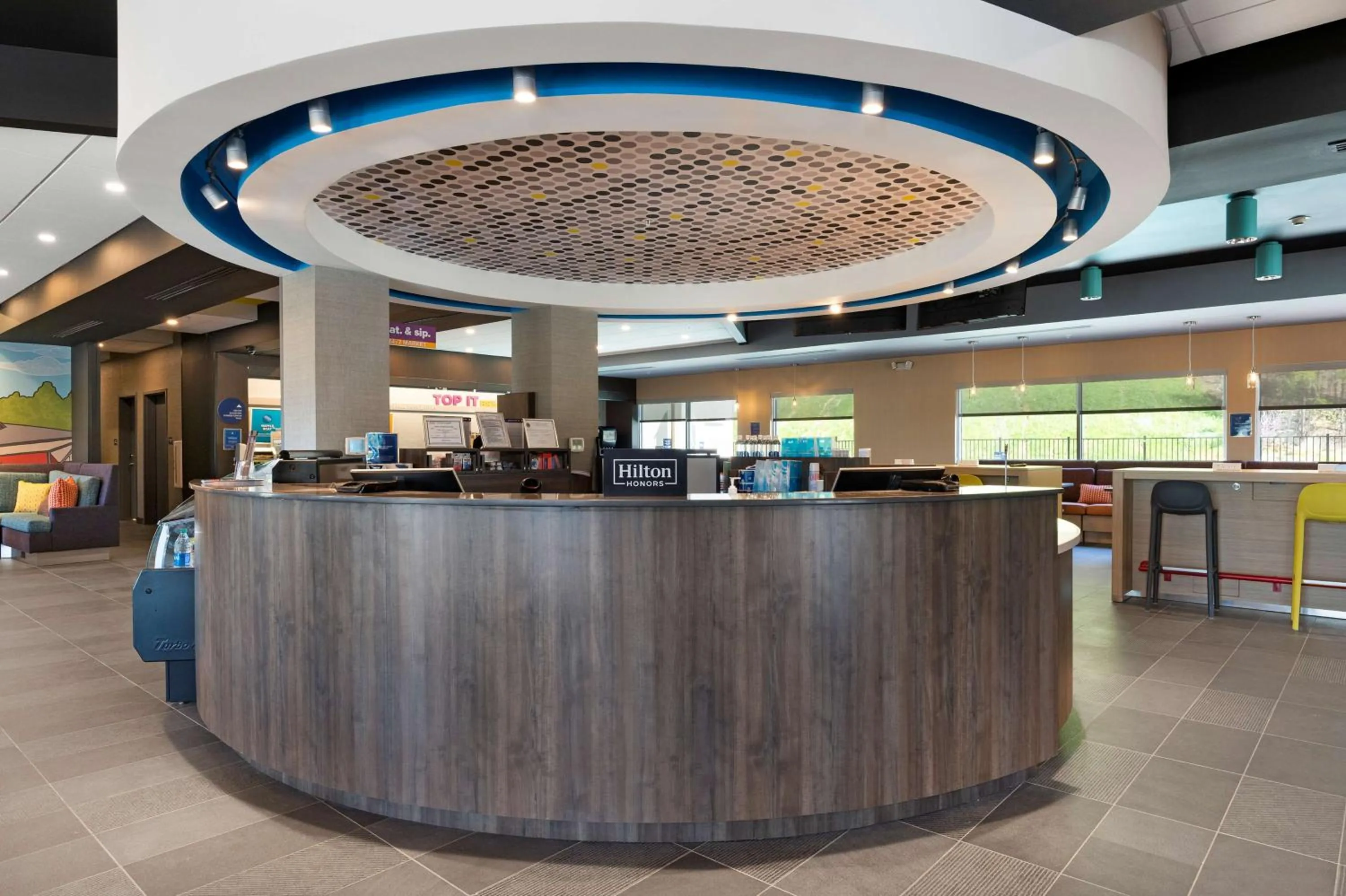 Lobby or reception in Tru By Hilton Cartersville, Ga
