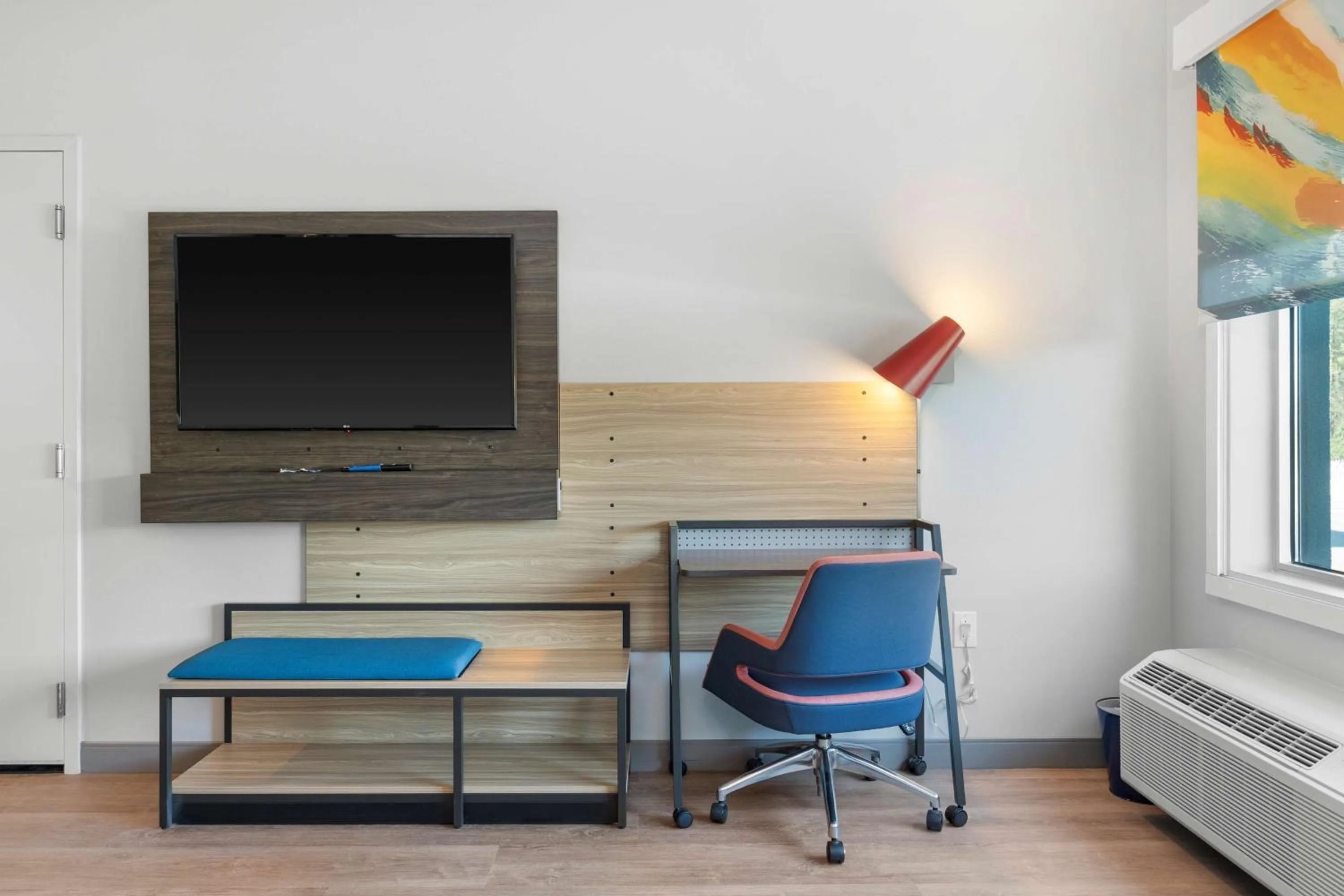 Bedroom in Tru By Hilton Cartersville, Ga