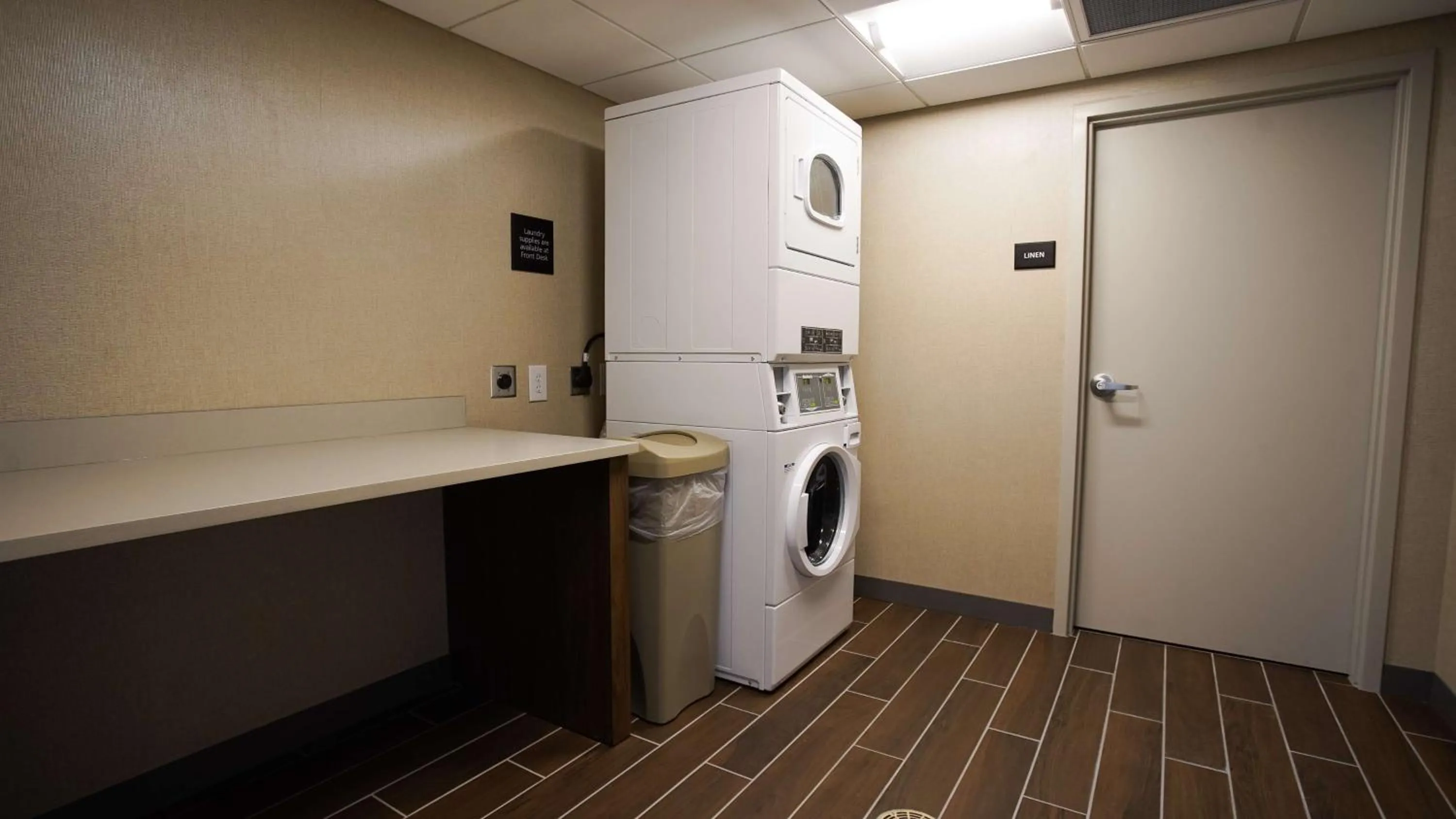 Property building in Hampton Inn & Suites St Clairsville, Oh