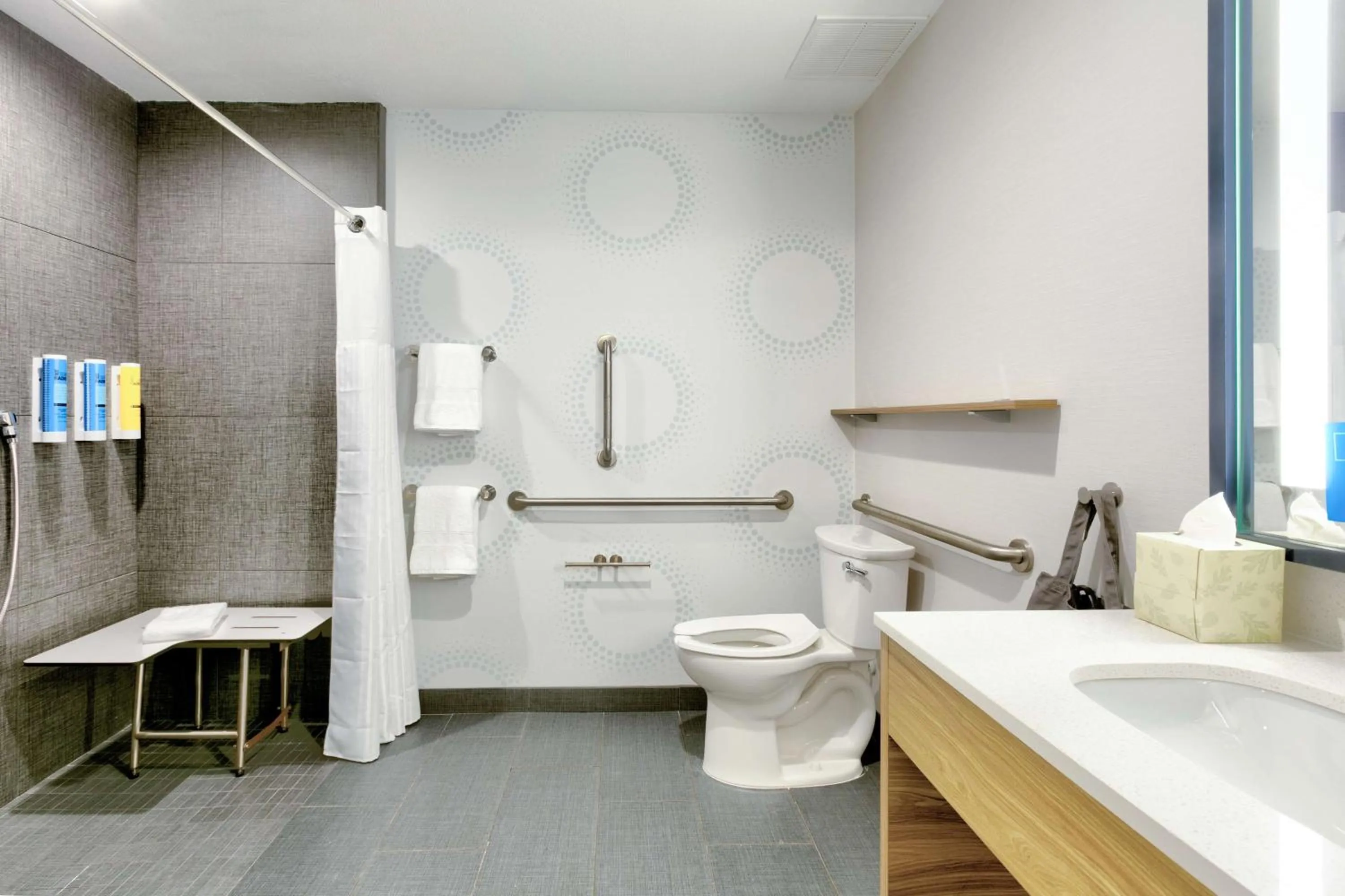 Bathroom in Tru By Hilton Austin Nw Arboretum, Tx