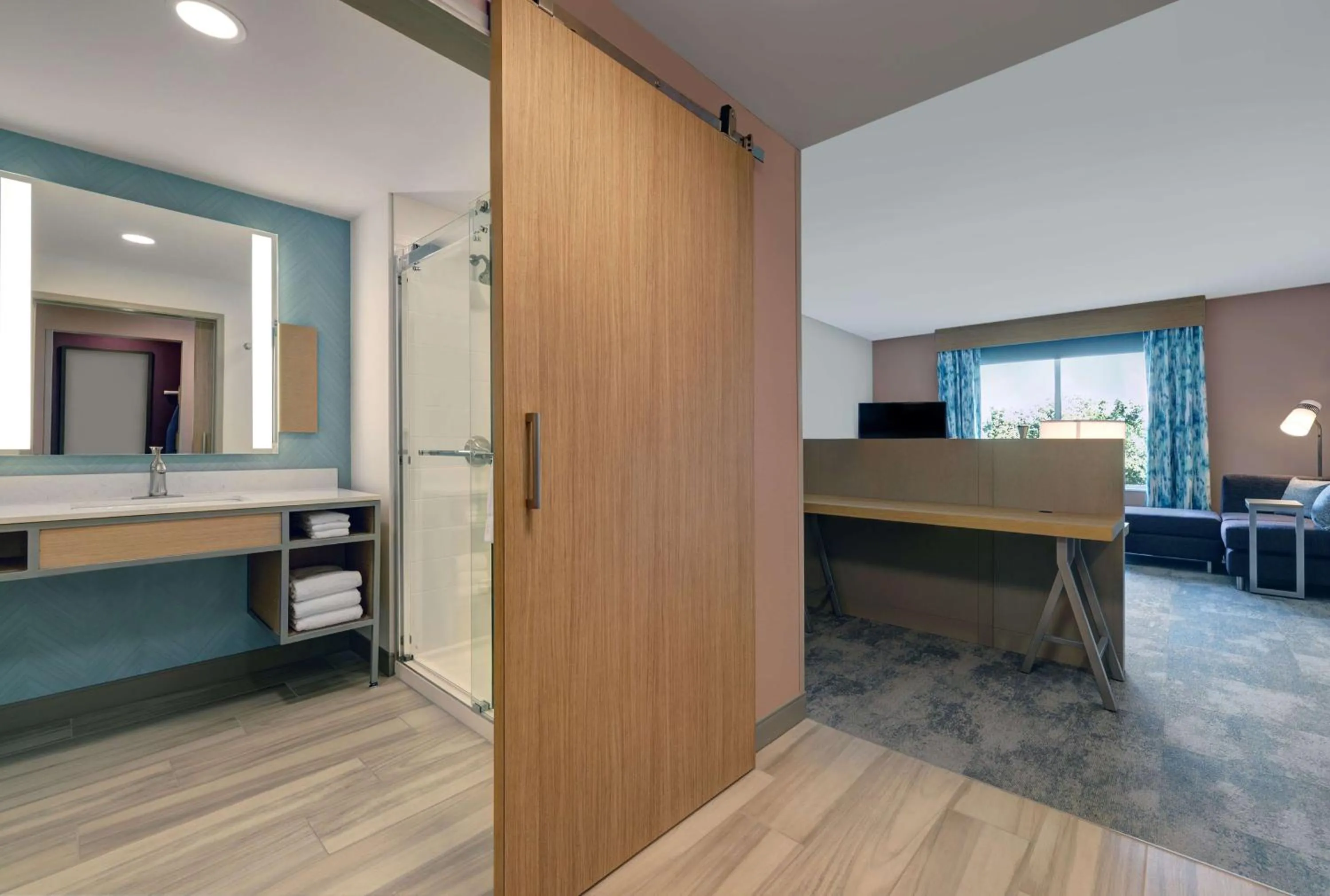 Bathroom, Bed in Hilton Garden Inn Manassas