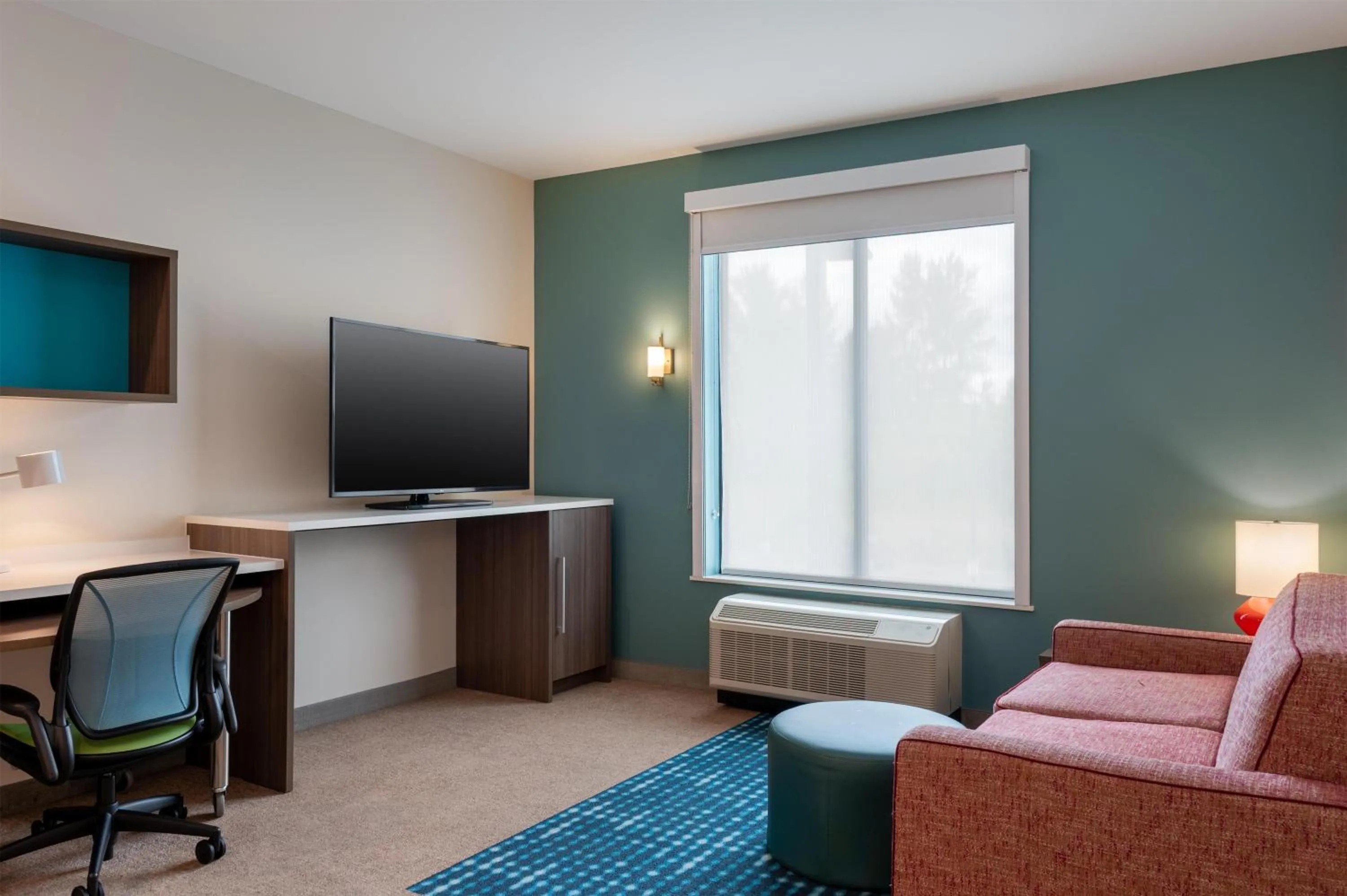 Living room in Home2 Suites By Hilton Salem