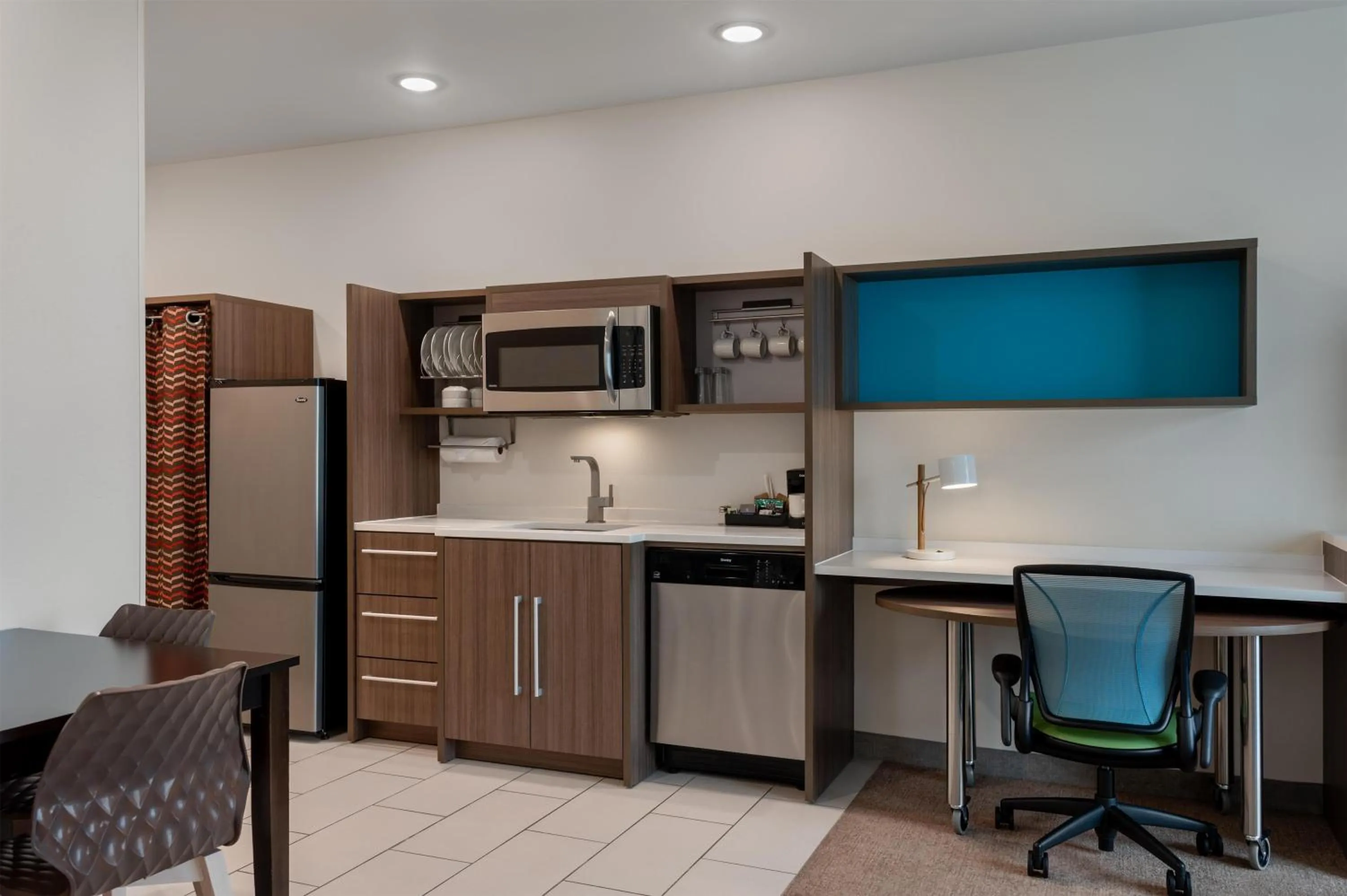 Kitchen or kitchenette in Home2 Suites By Hilton Salem