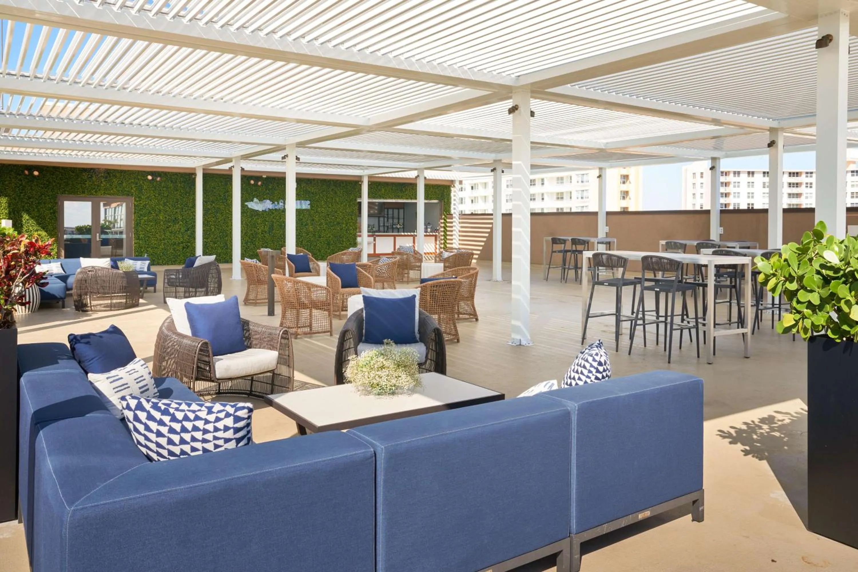 Lounge or bar in Home2 Suites By Hilton Pompano Beach Pier, Fl