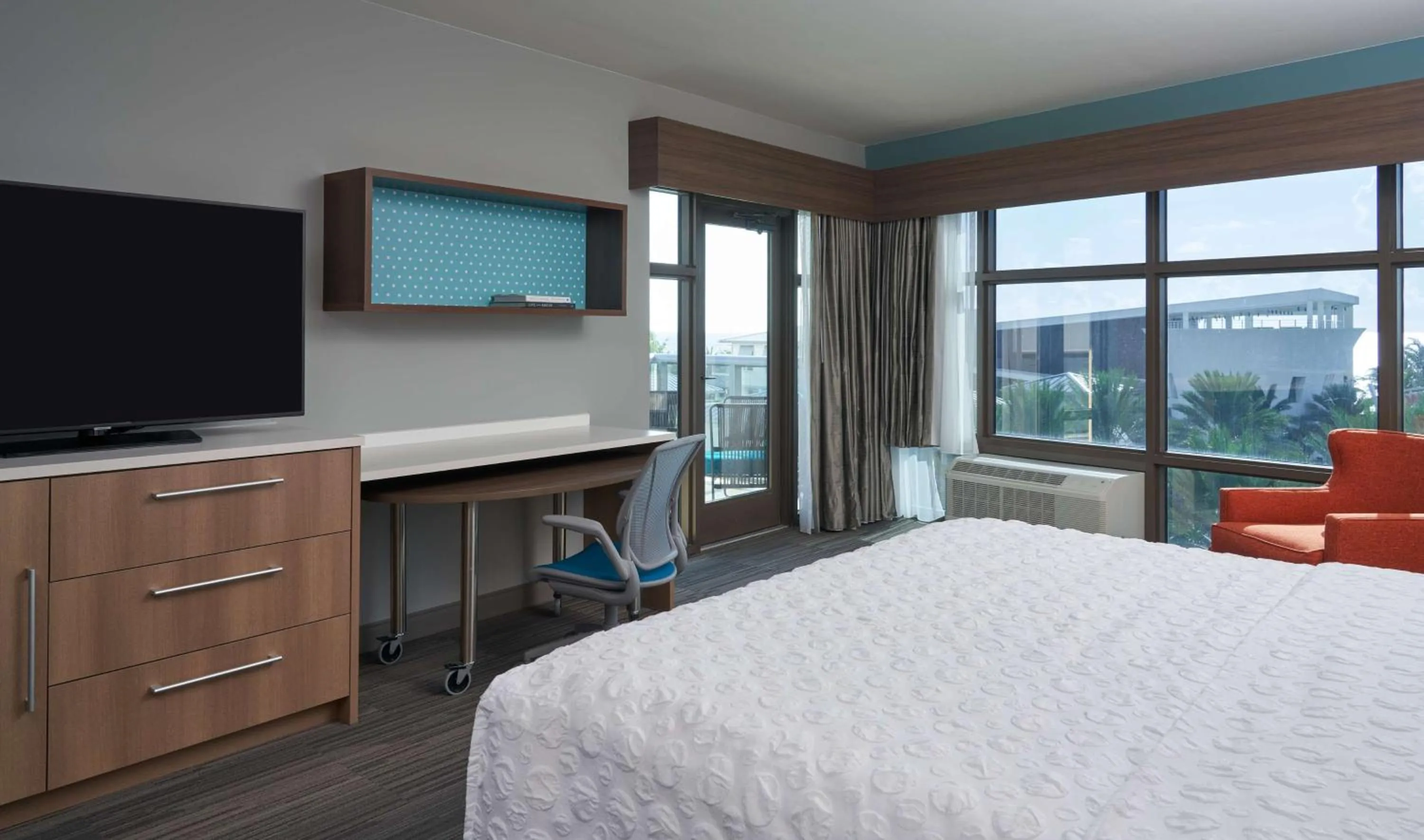 Bedroom, Bed in Home2 Suites By Hilton Pompano Beach Pier, Fl