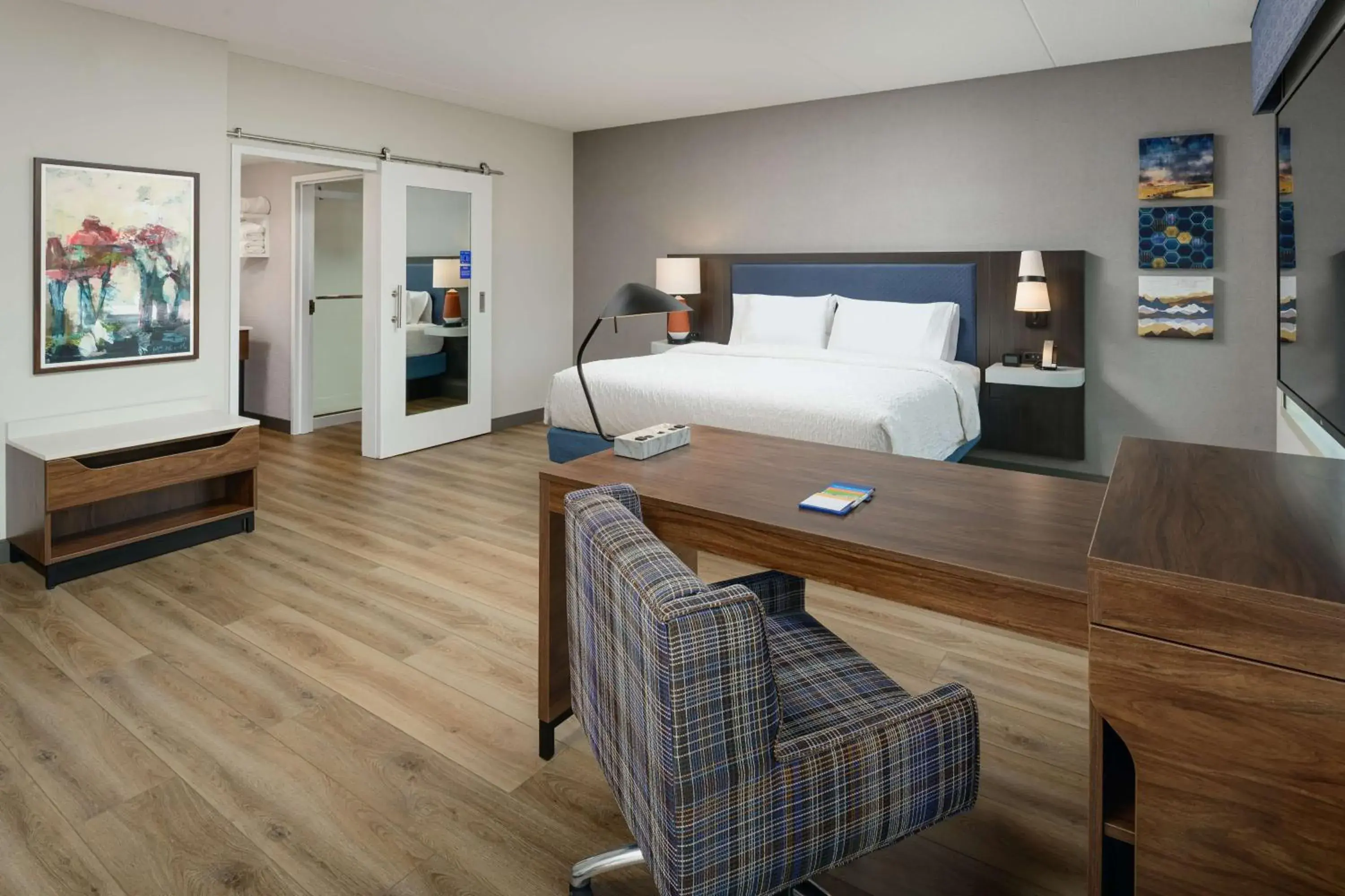 Bedroom, Bed in Hampton Inn Blue Ridge, GA Bedroom, Bed in Hampton Inn Blue Ridge, GA