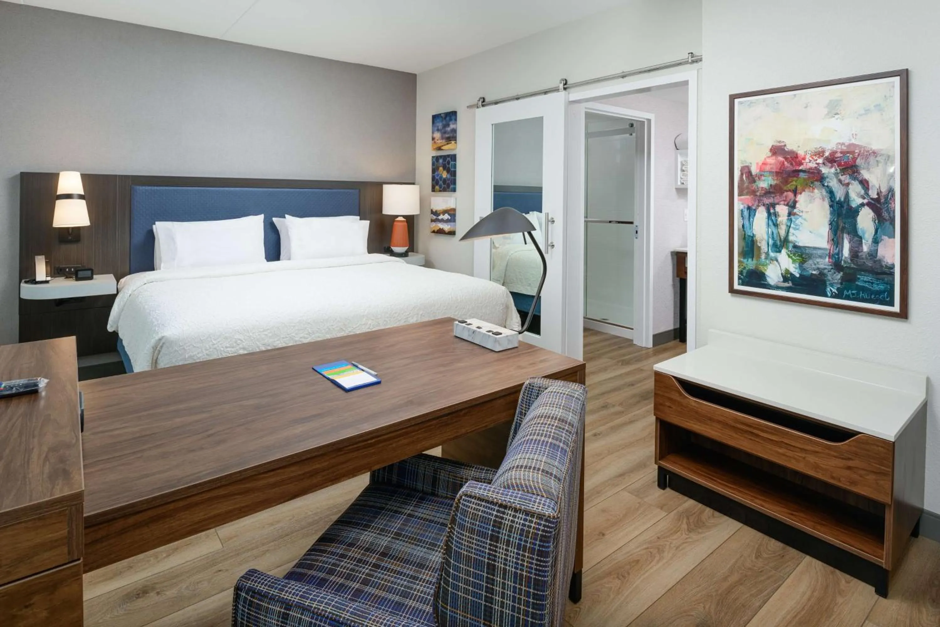 Bedroom, Bed in Hampton Inn Blue Ridge, GA