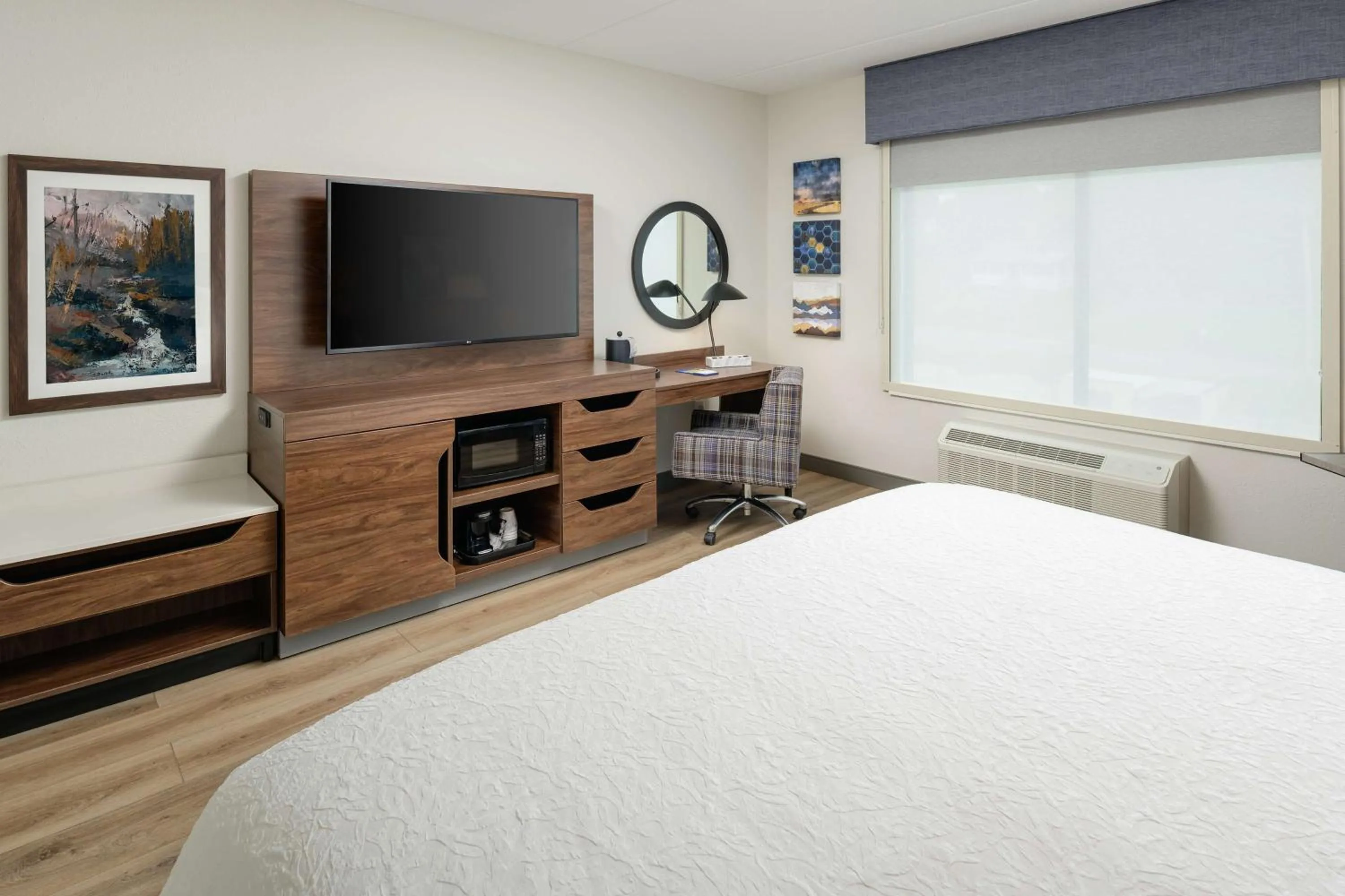 Bedroom, Bed in Hampton Inn Blue Ridge, GA