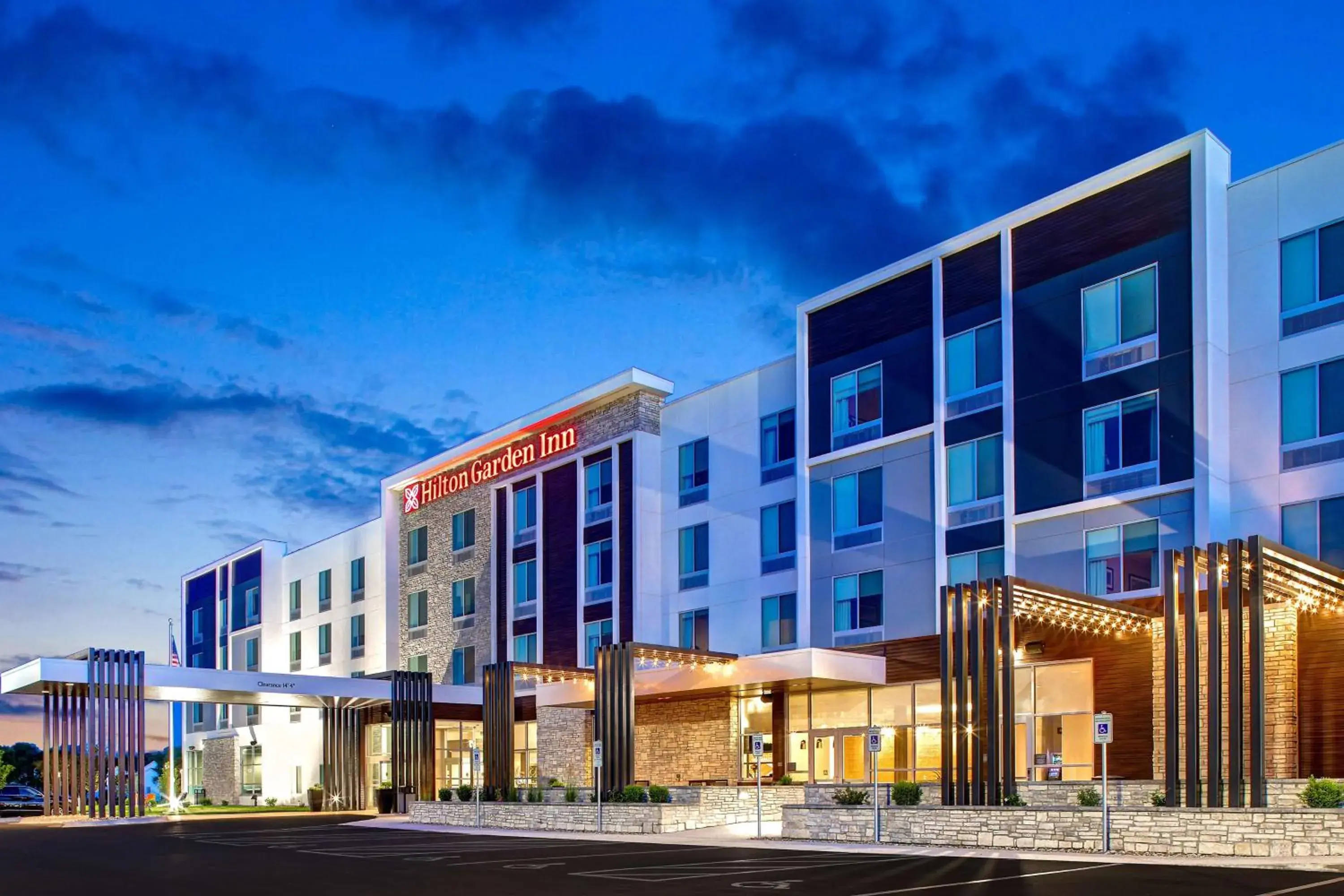 Property building in Hilton Garden Inn Cedar Rapids Property building in Hilton Garden Inn Cedar Rapids