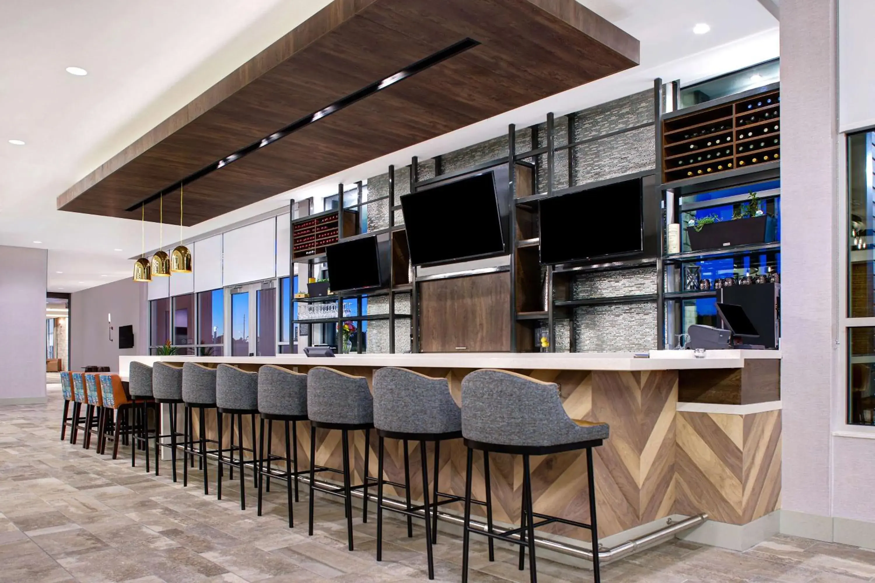 Lounge or bar in Hilton Garden Inn Cedar Rapids Lounge or bar in Hilton Garden Inn Cedar Rapids