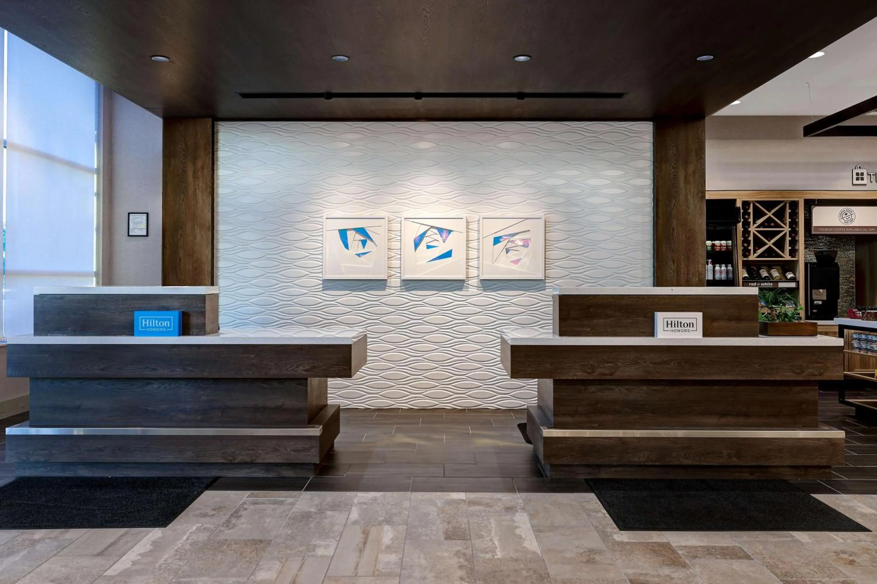 Lobby or reception in Hilton Garden Inn Cedar Rapids